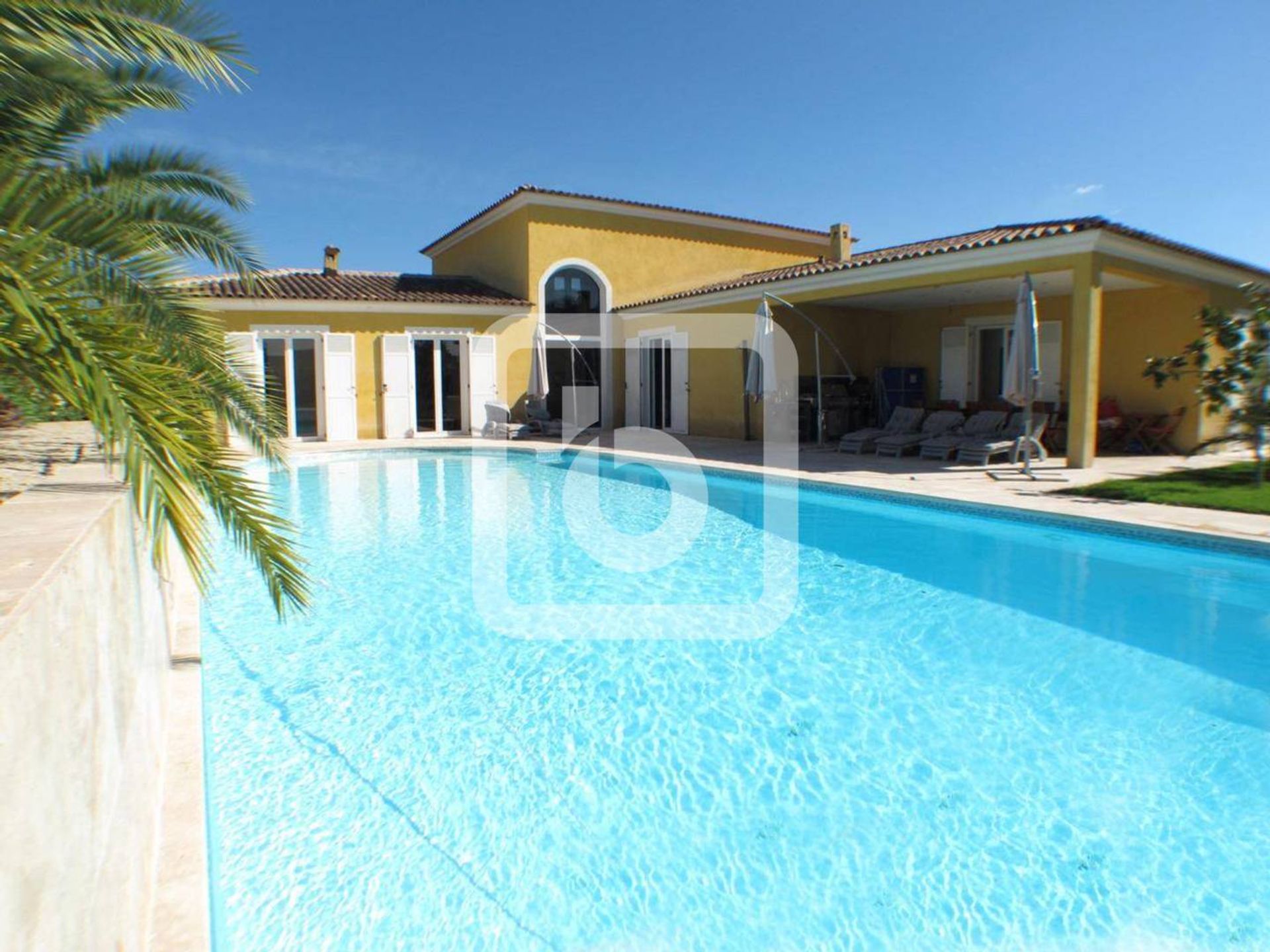 Casa nel Mougins, Provence-Alpes-Cote D'azur 10049855