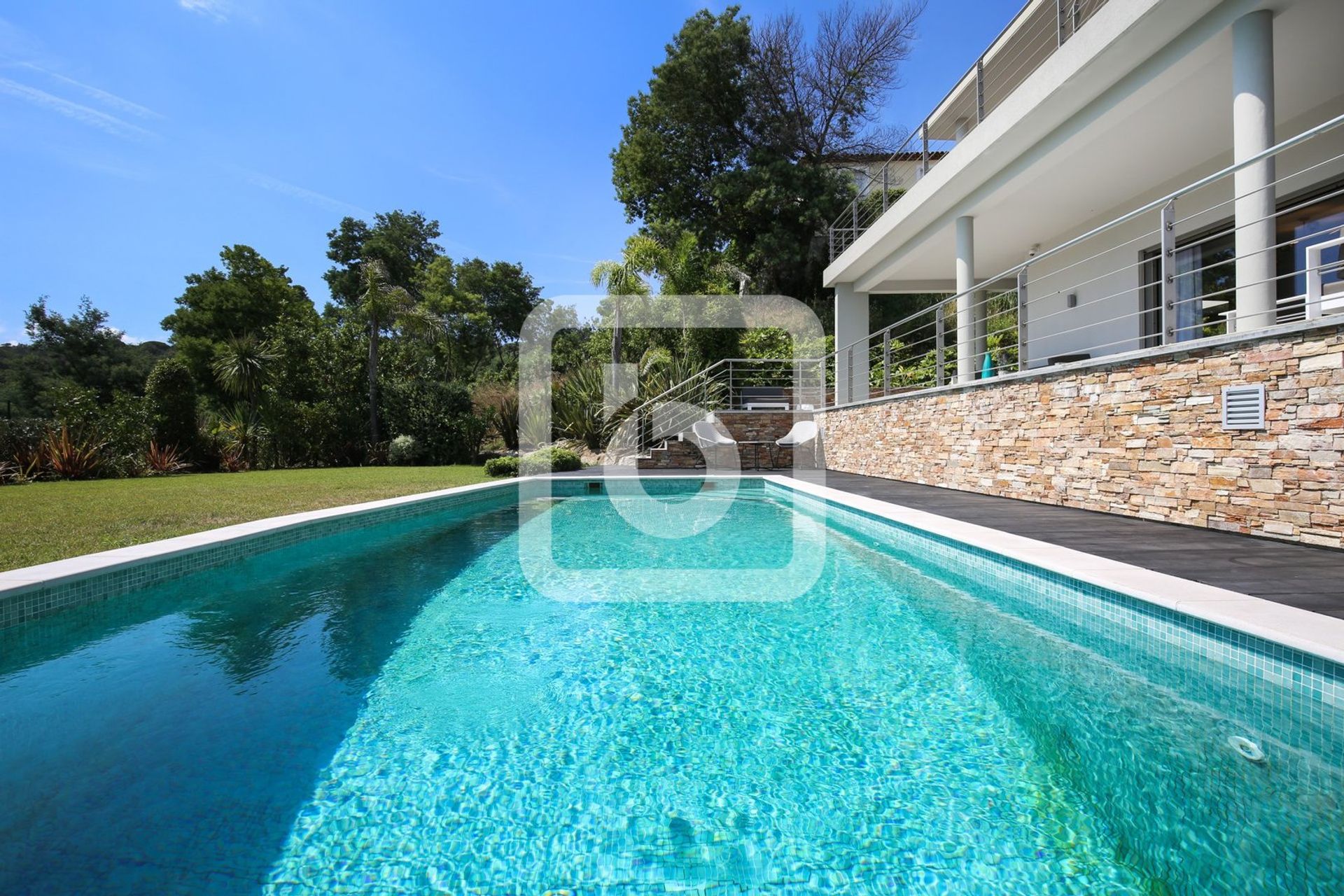 Hus i Cannes, Provence-Alpes-Cote D'azur 10049858