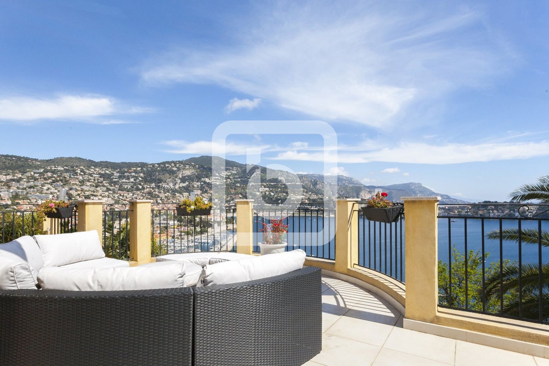 Будинок в Villefranche Sur Mer, Provence-Alpes-Cote D'azur 10049860