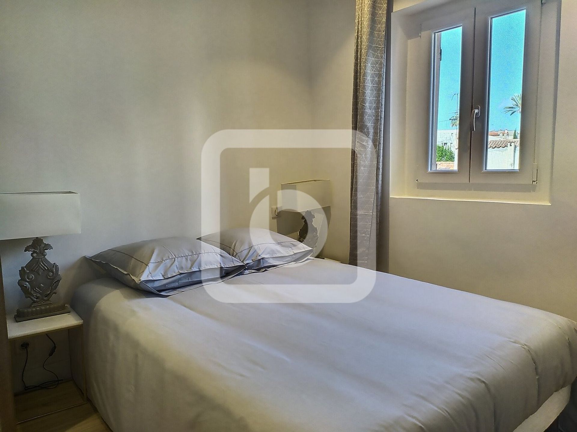 בַּיִת ב Antibes, Provence-Alpes-Cote D'azur 10049876