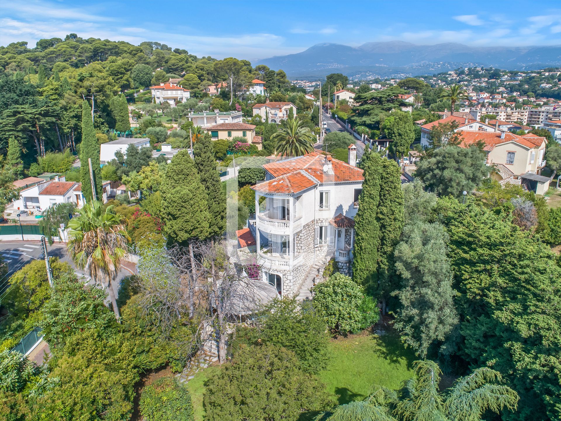 rumah dalam Cagnes-sur-Mer, Provence-Alpes-Côte d'Azur 10049912