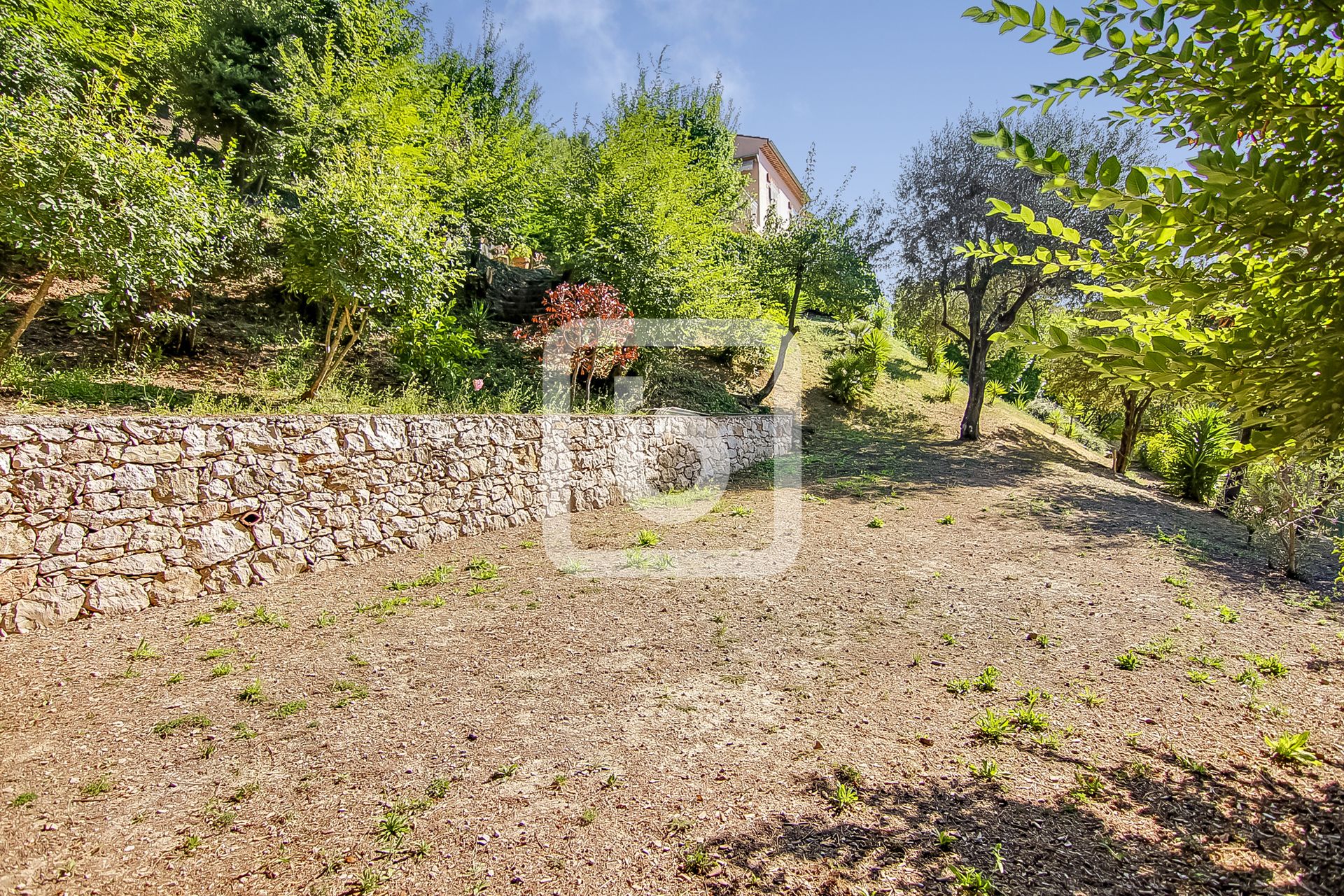 Haus im La Trinité, Provence-Alpes-Côte d'Azur 10050037