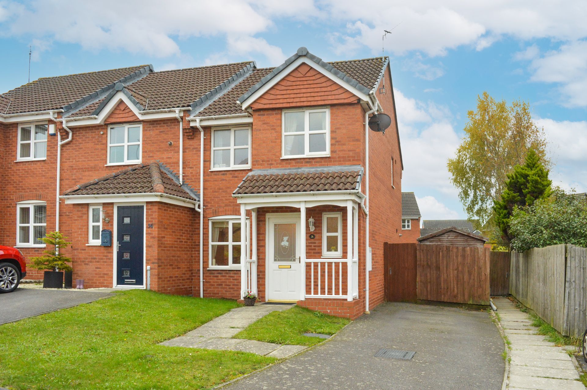 House in Oadby, Leicestershire 10050174