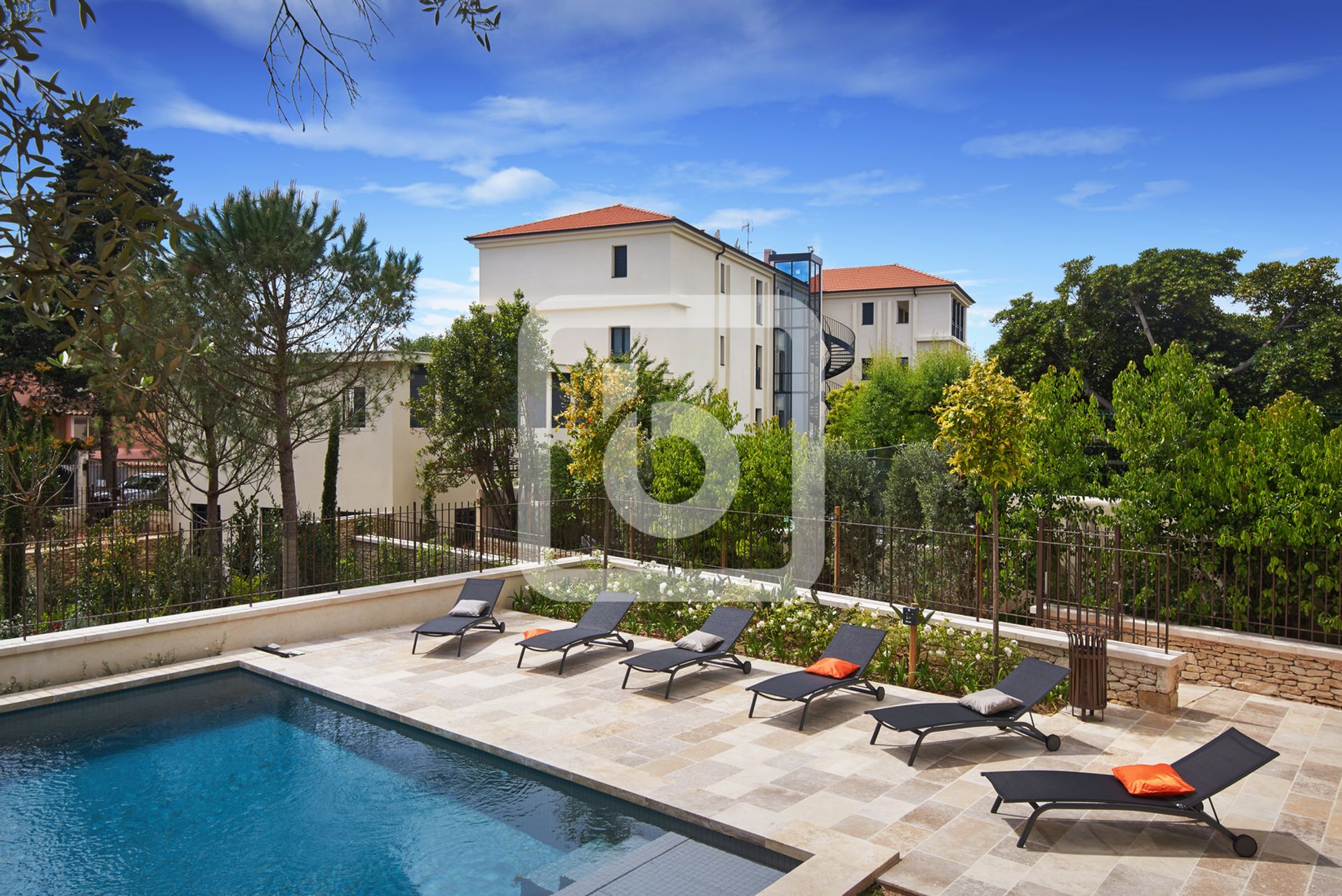 Condominium in Juan-les-Pins, Provence-Alpes-Cote d'Azur 10050200