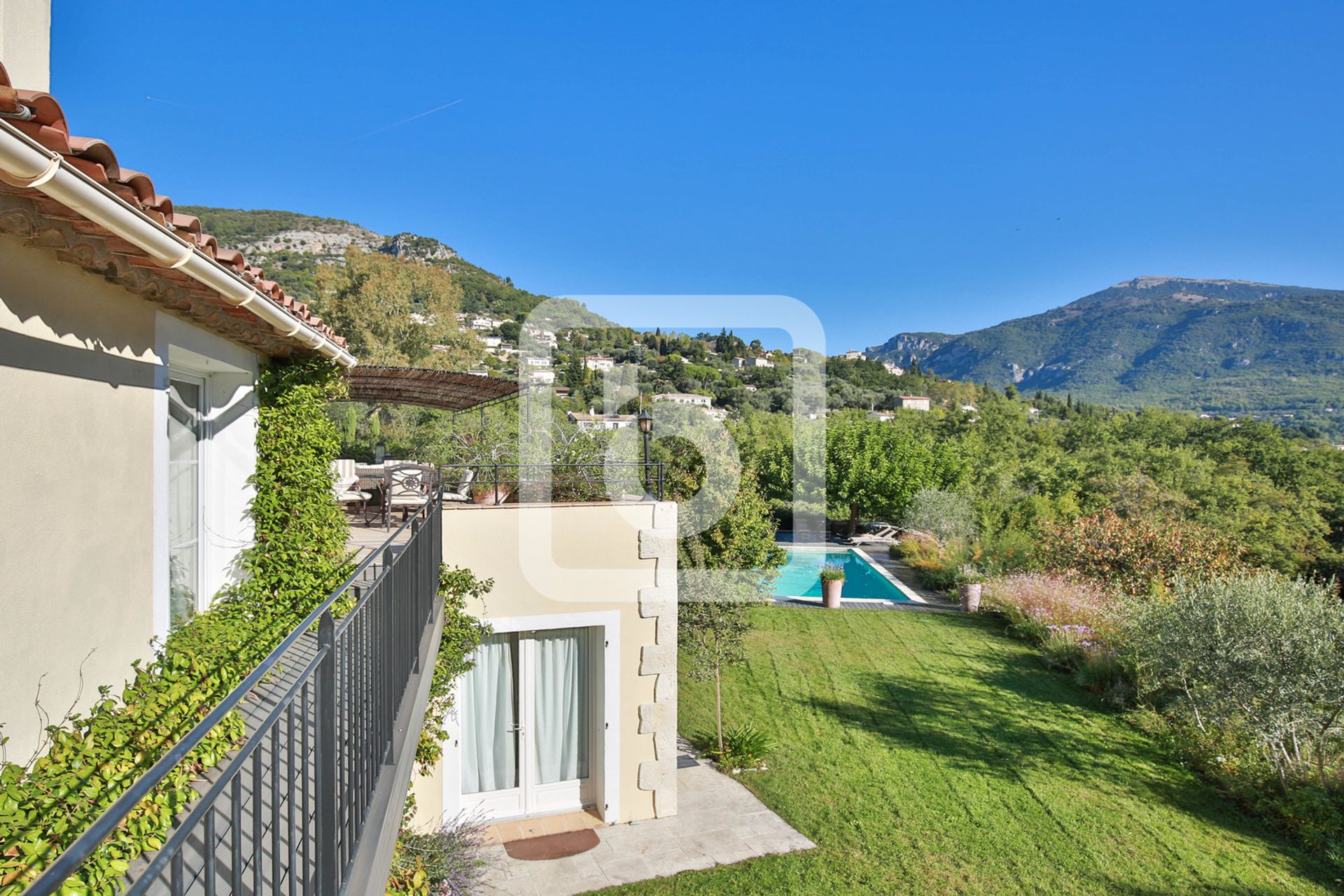 casa en Le Bar Sur Loup, Provence-Alpes-Cote D'azur 10050228