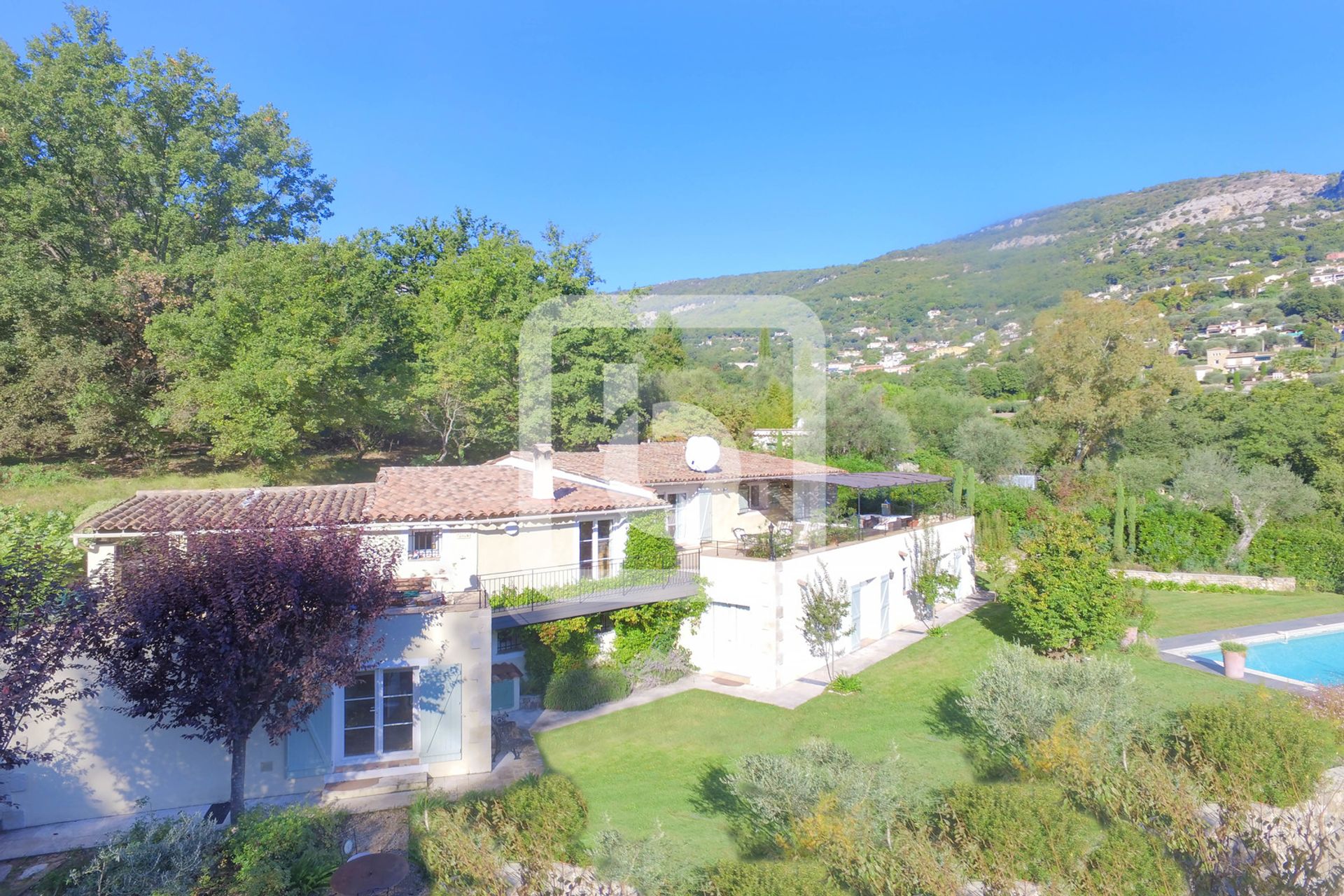 casa en Le Bar Sur Loup, Provence-Alpes-Cote D'azur 10050228