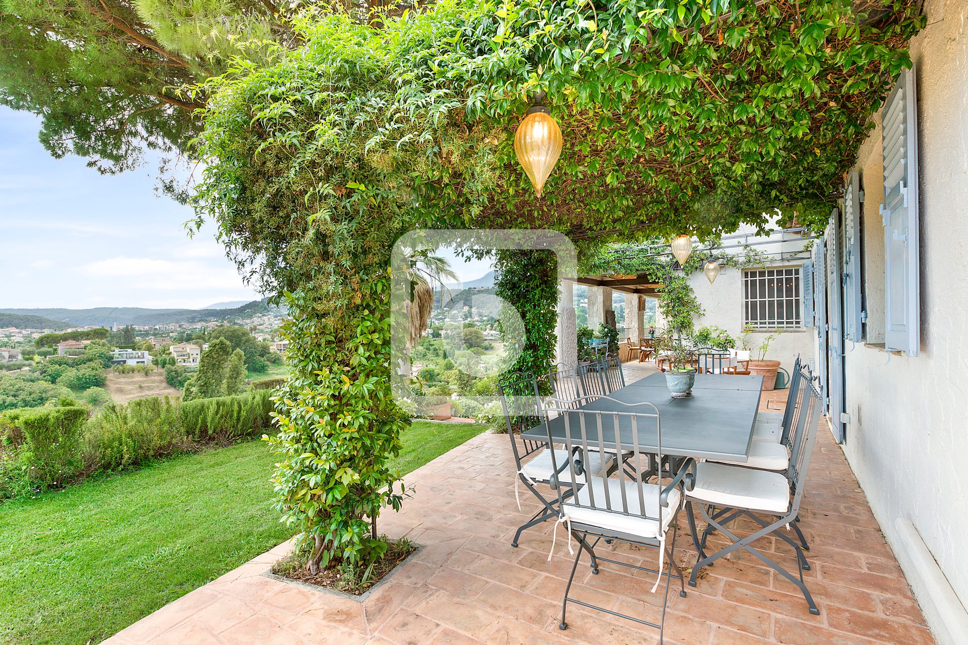 House in Saint Paul De Vence, Provence-Alpes-Cote D'azur 10050312