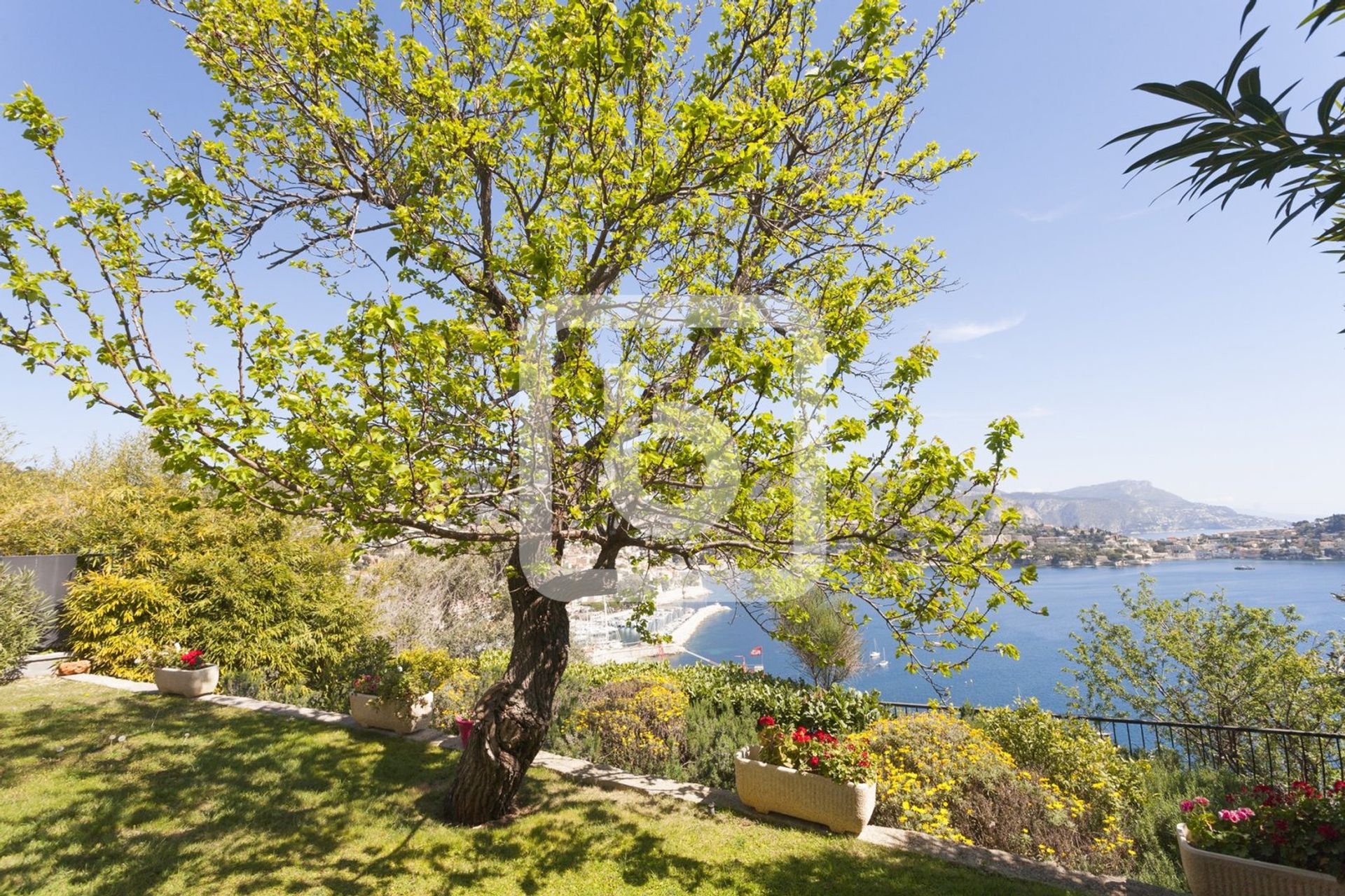 بيت في Villefranche Sur Mer, Provence-Alpes-Cote D'azur 10050320