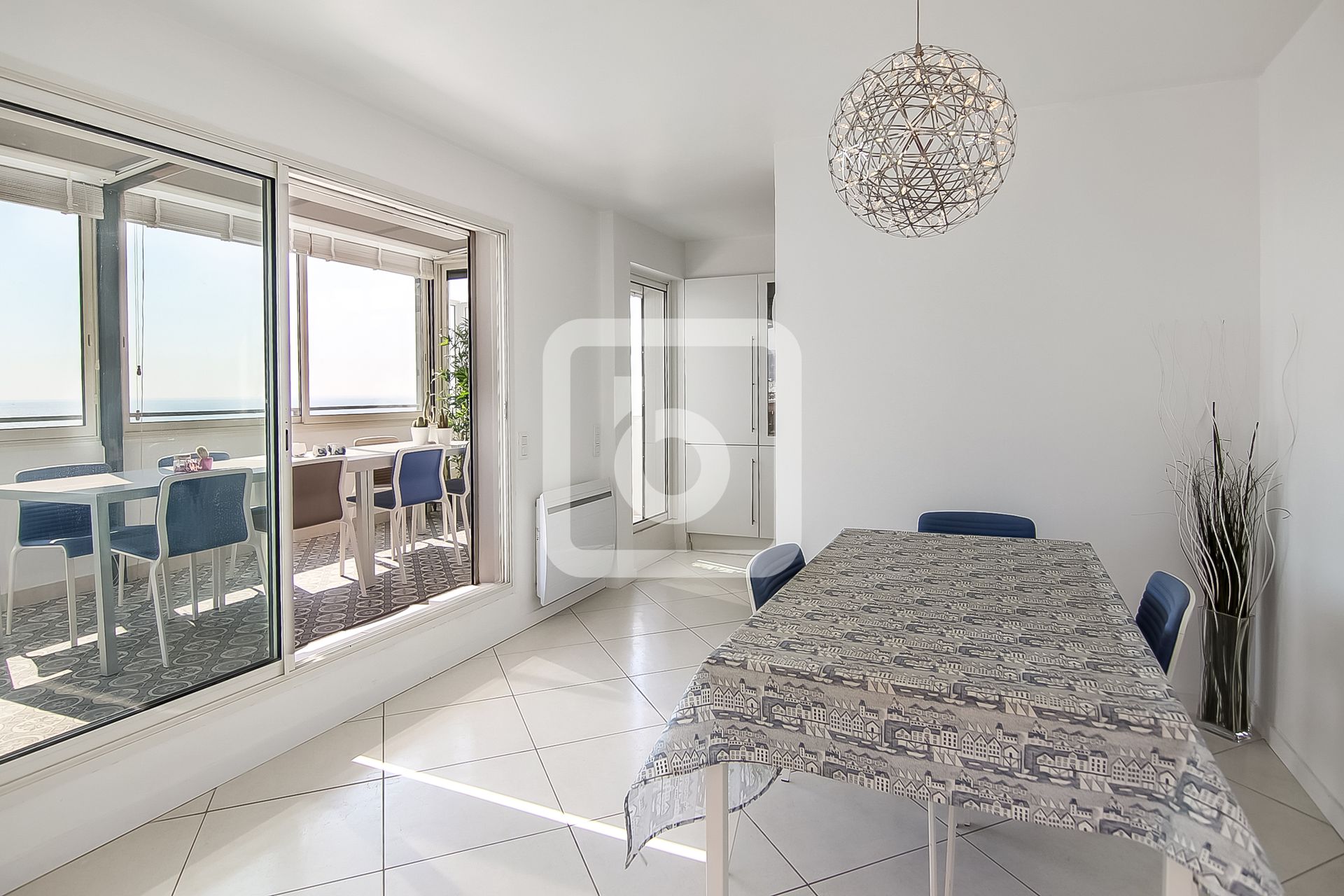 Condominium in Nice, Provence-Alpes-Cote D'azur 10050333