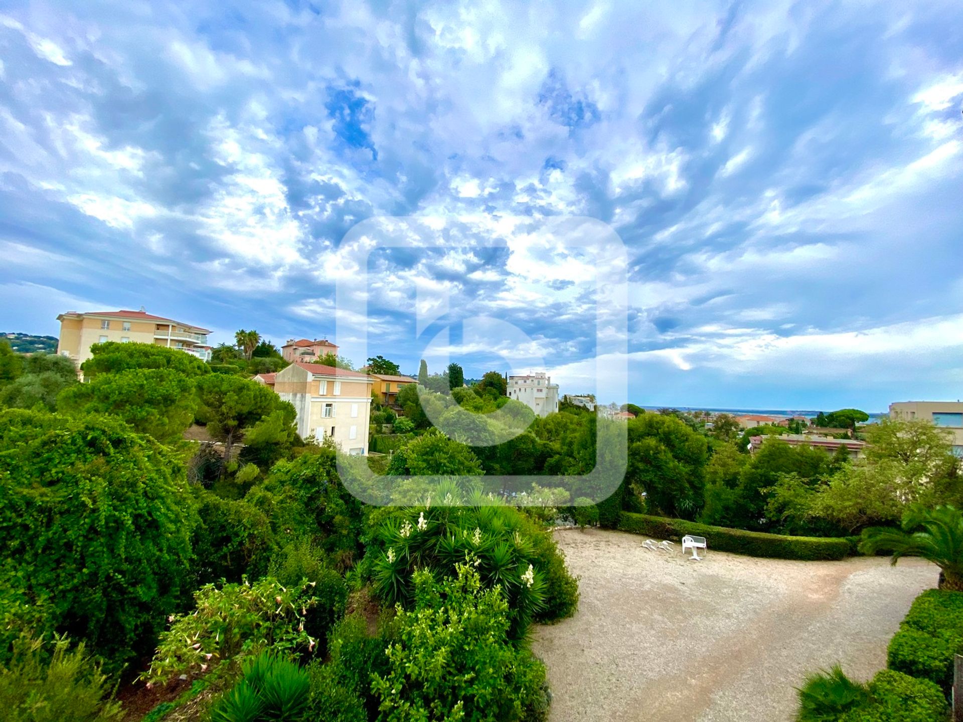 Kondominium di Le Cannet, Provence-Alpes-Cote d'Azur 10050456