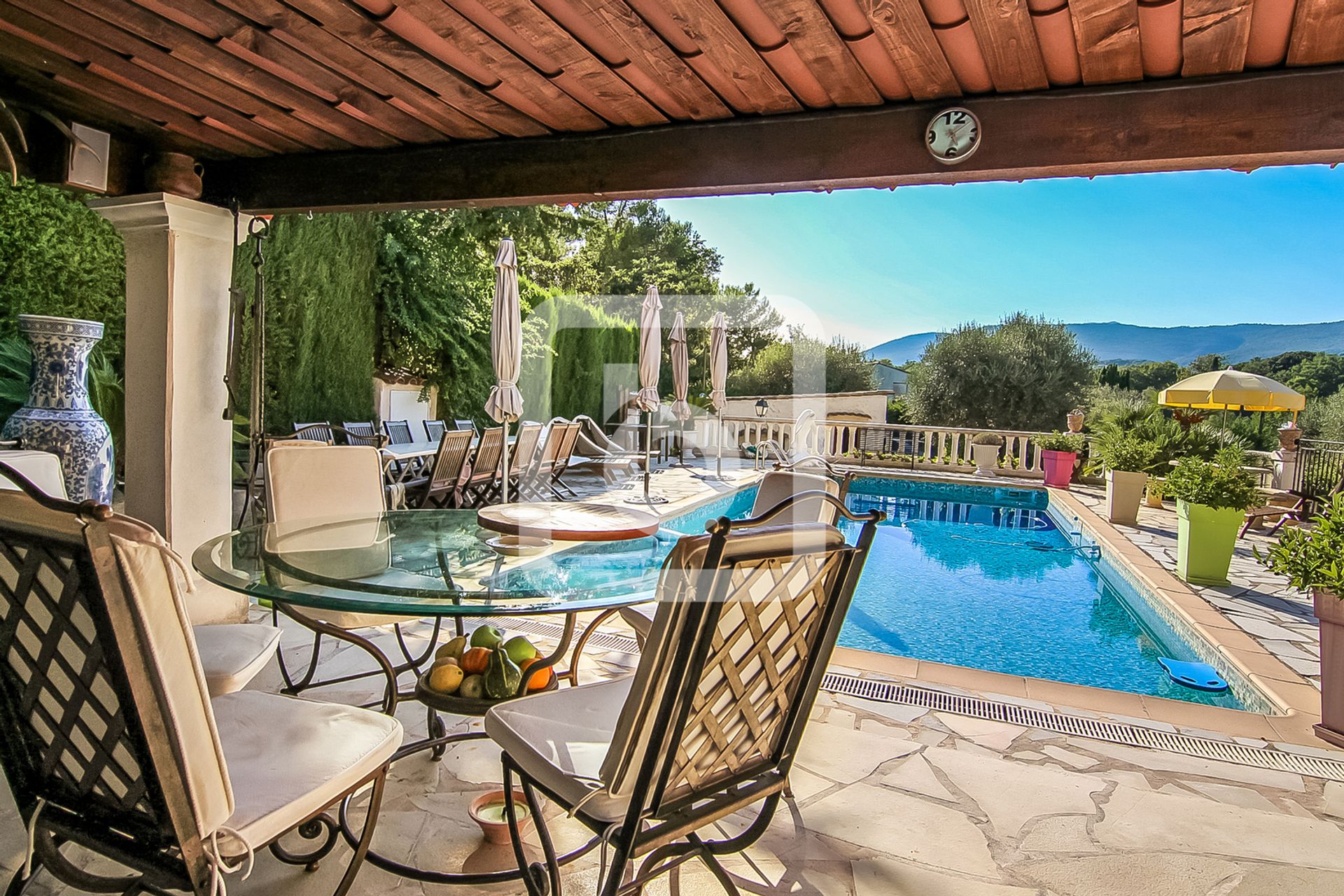 жилой дом в Le Rouret, Provence-Alpes-Cote D'azur 10050471