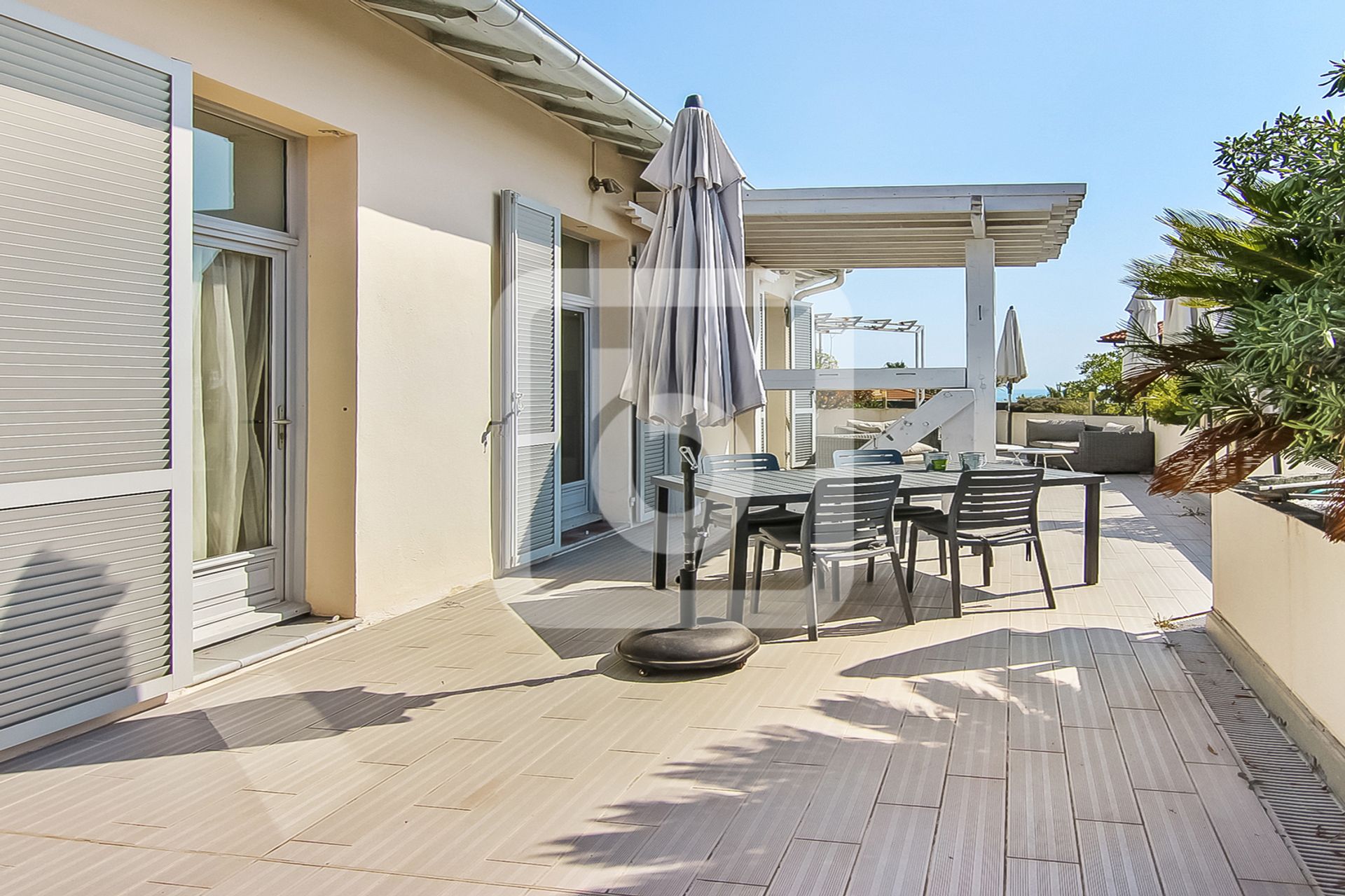 Condominio en Antibes, Provence-Alpes-Cote D'azur 10050474