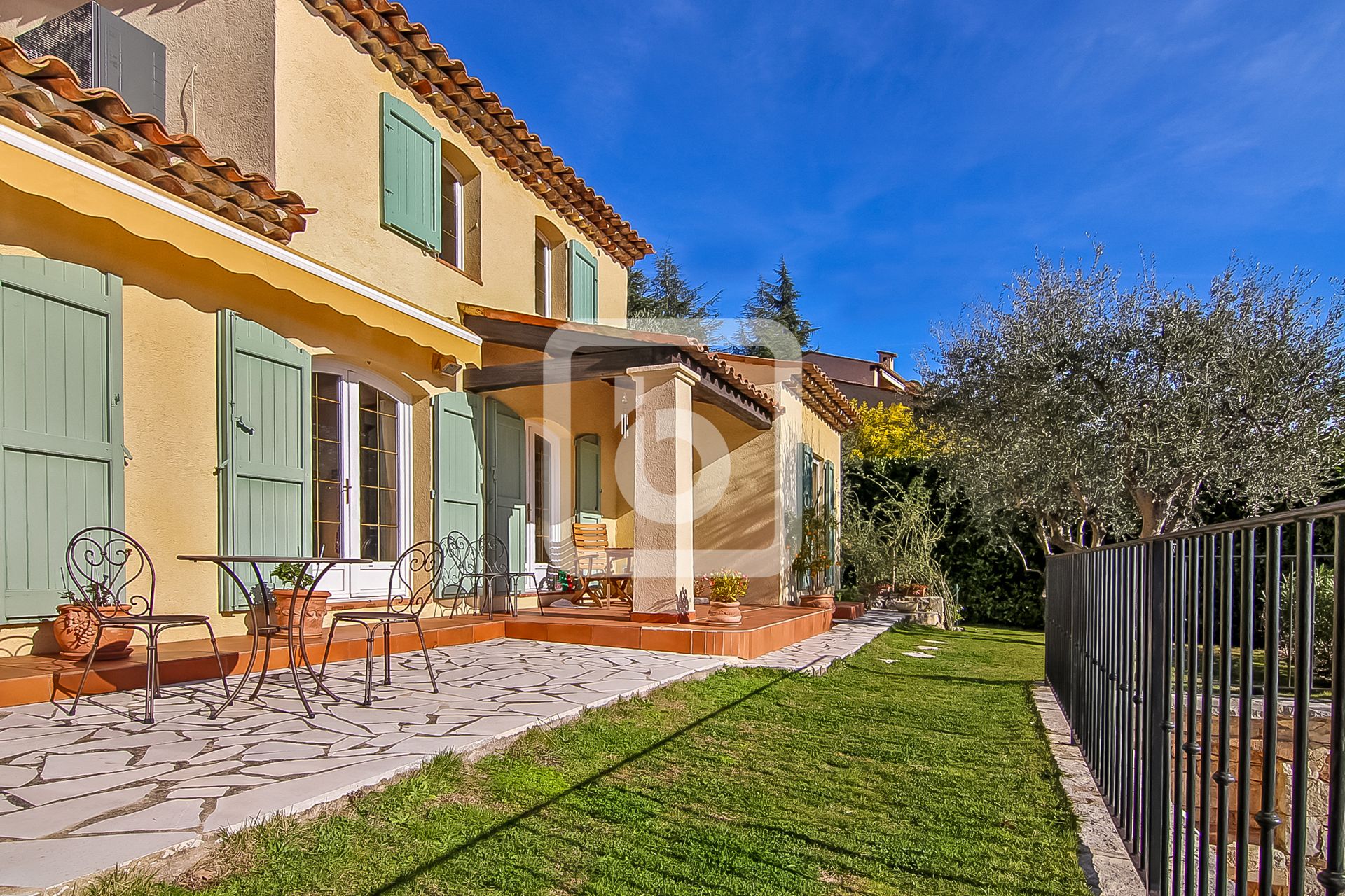 House in Le Tignet, Provence-Alpes-Cote D'azur 10050528