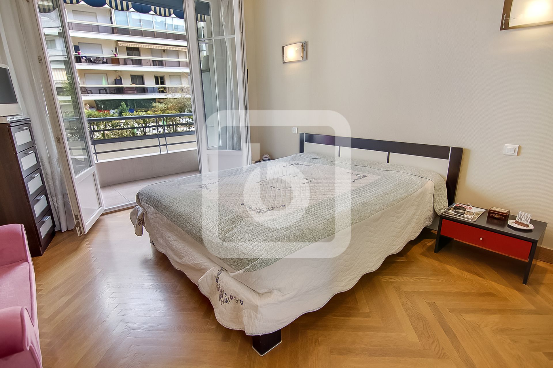 Condominium in Nice, Provence-Alpes-Cote D'azur 10050600