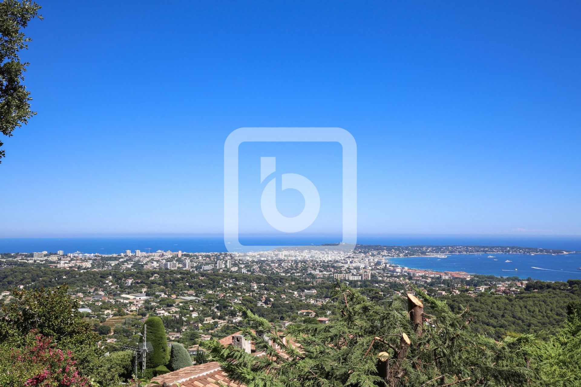 loger dans Golfe Juan, Provence-Alpes-Côte d'Azur 10050673