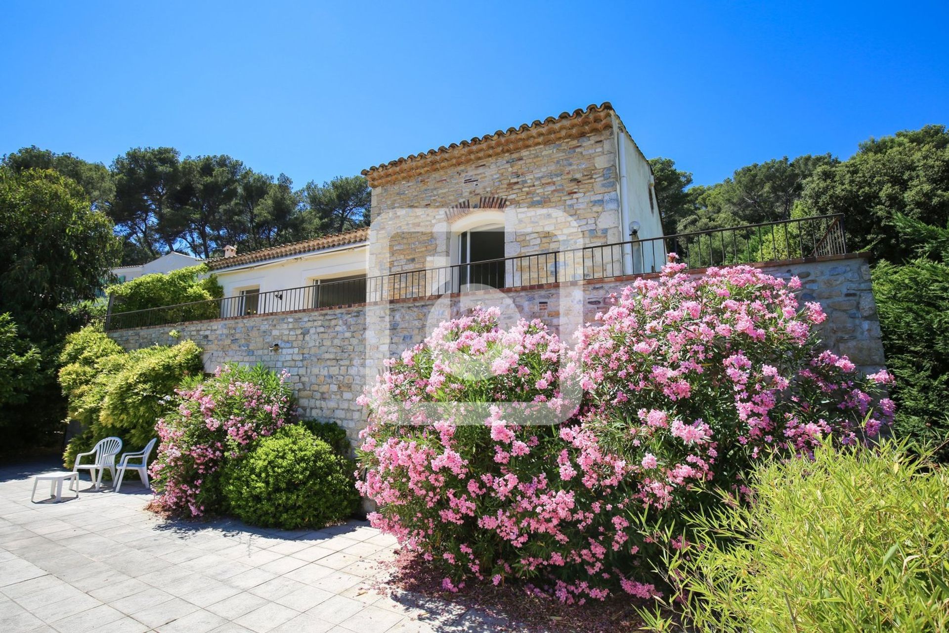 loger dans Golfe Juan, Provence-Alpes-Côte d'Azur 10050673