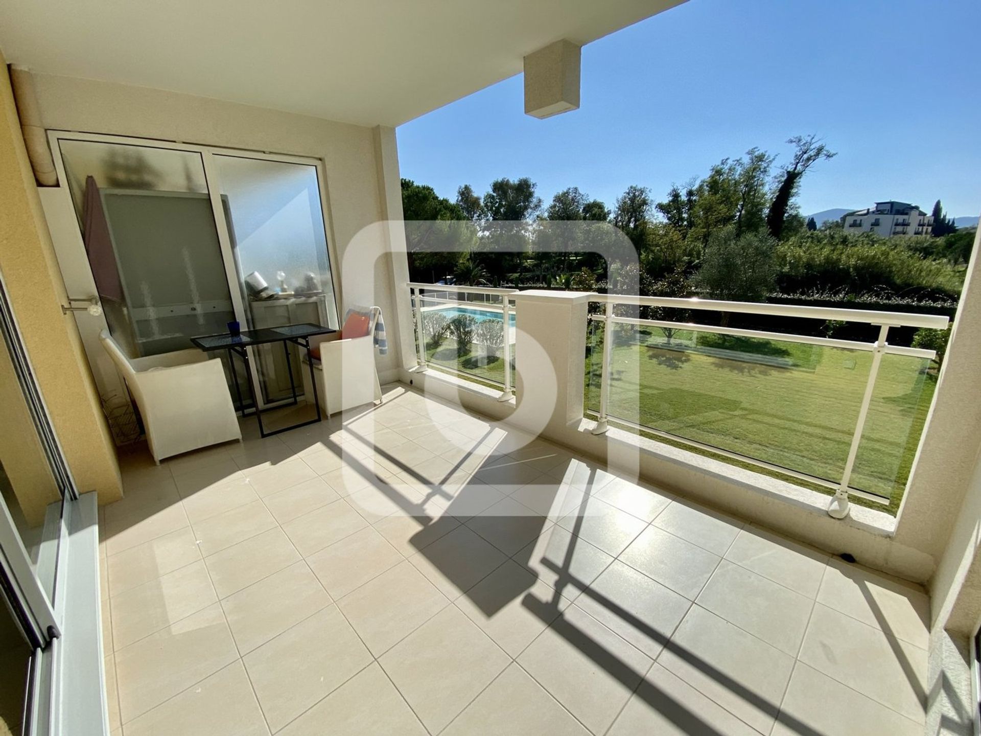 Condominio nel Mandelieu-la-Napoule, Provenza-Alpi-Costa Azzurra 10050737