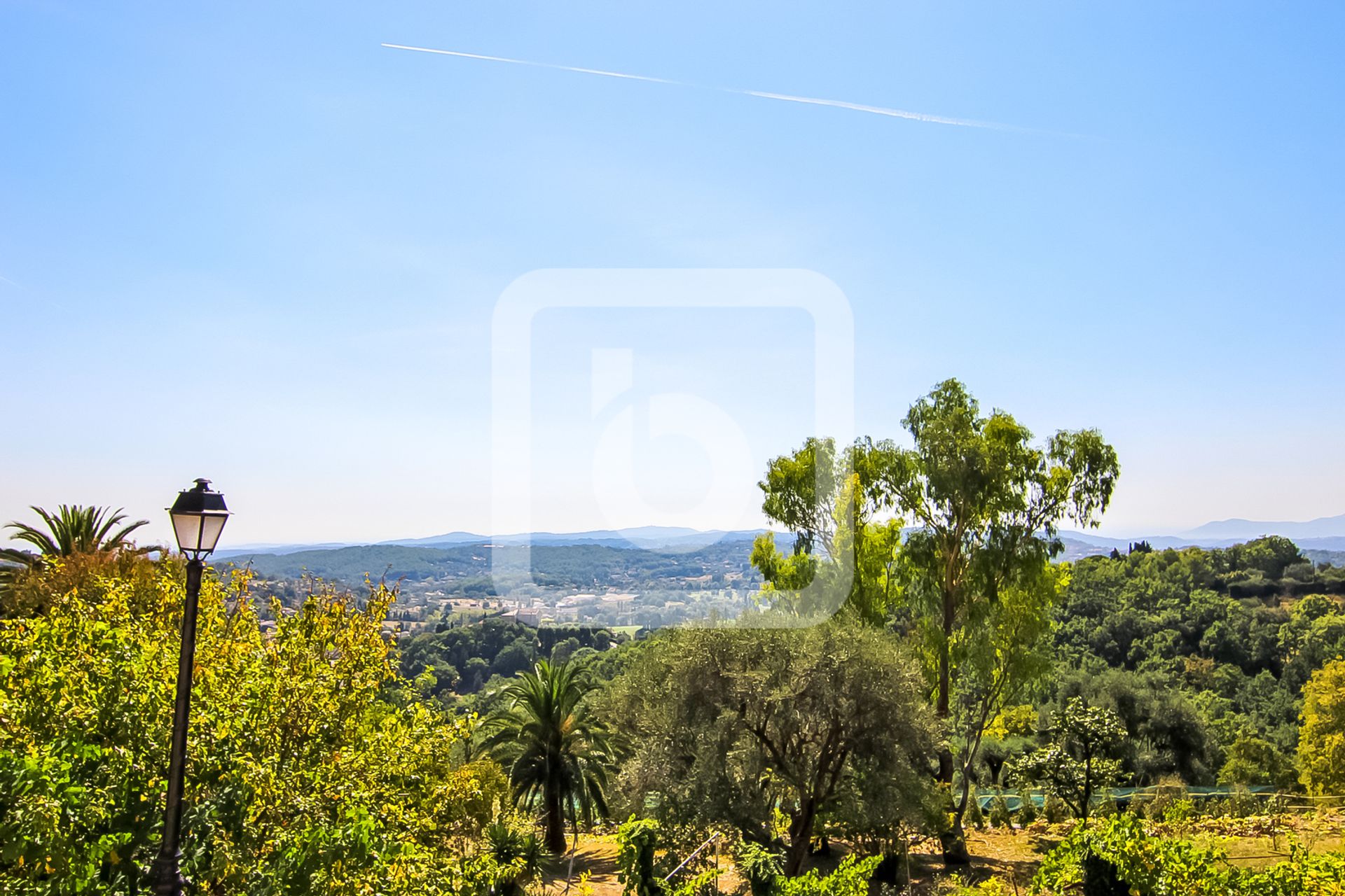 Ejerlejlighed i Chateauneuf-Grasse, Provence-Alpes-Cote d'Azur 10050748