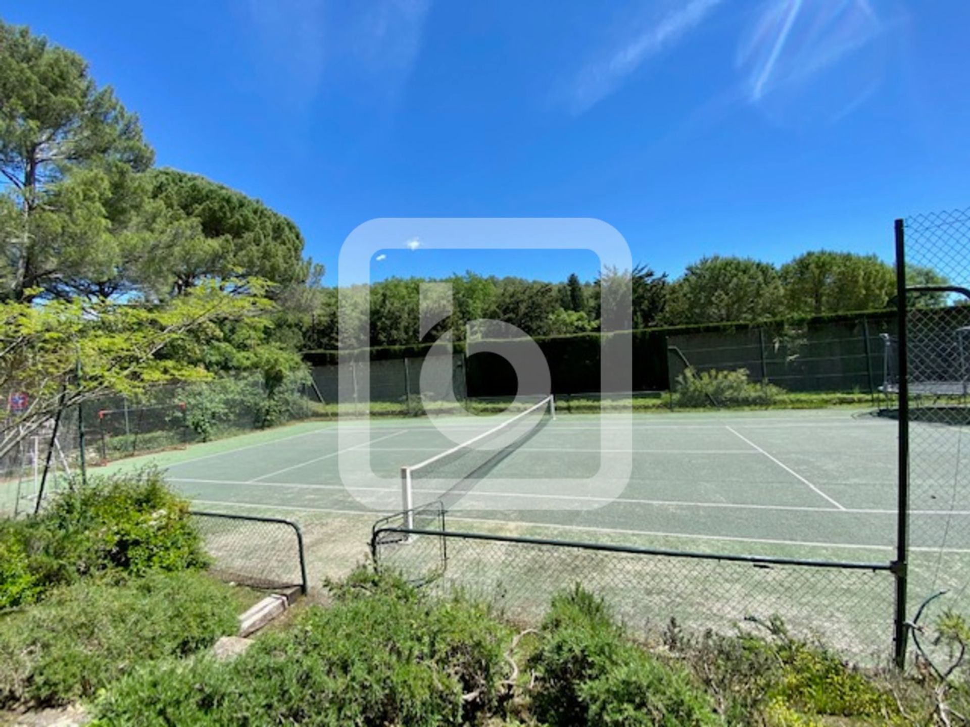 Hus i Le Bosquet, Provence-Alpes-Cote d'Azur 10050767