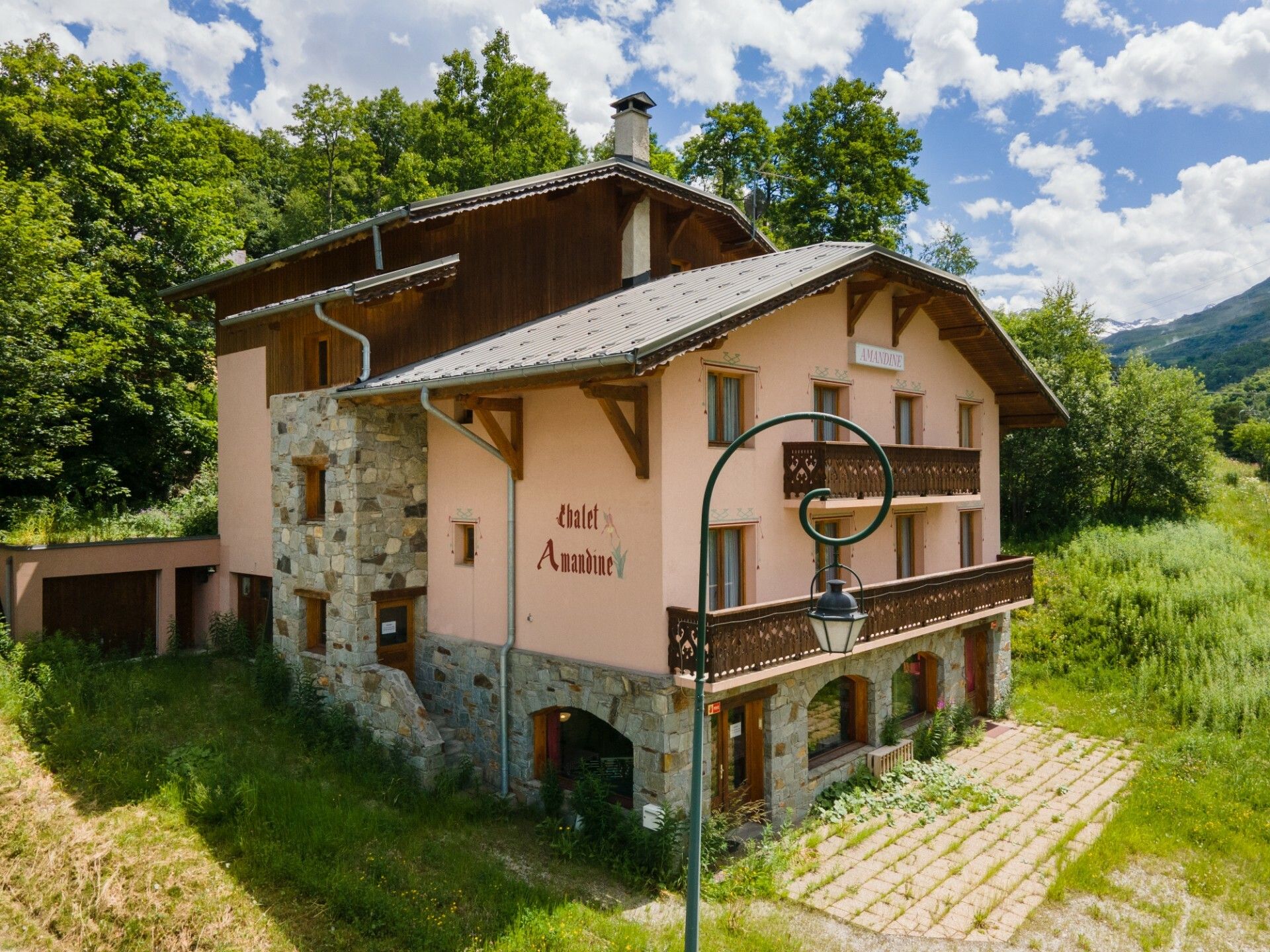 Hus i Saint-Martin-de-Belleville, Auvergne-Rhône-Alpes 10051580