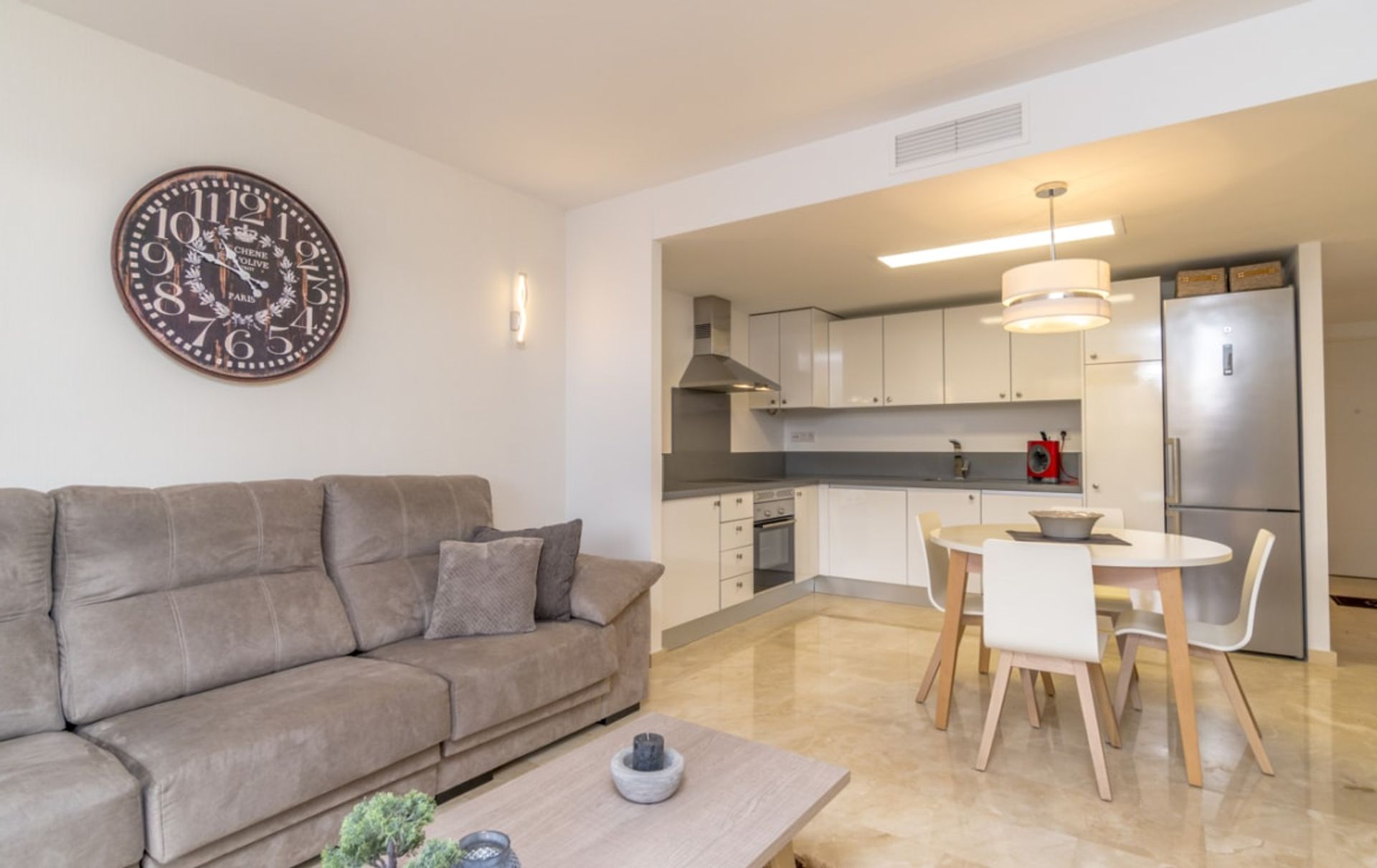 Condominium dans Punta Prima, Costa Blanca 10052321