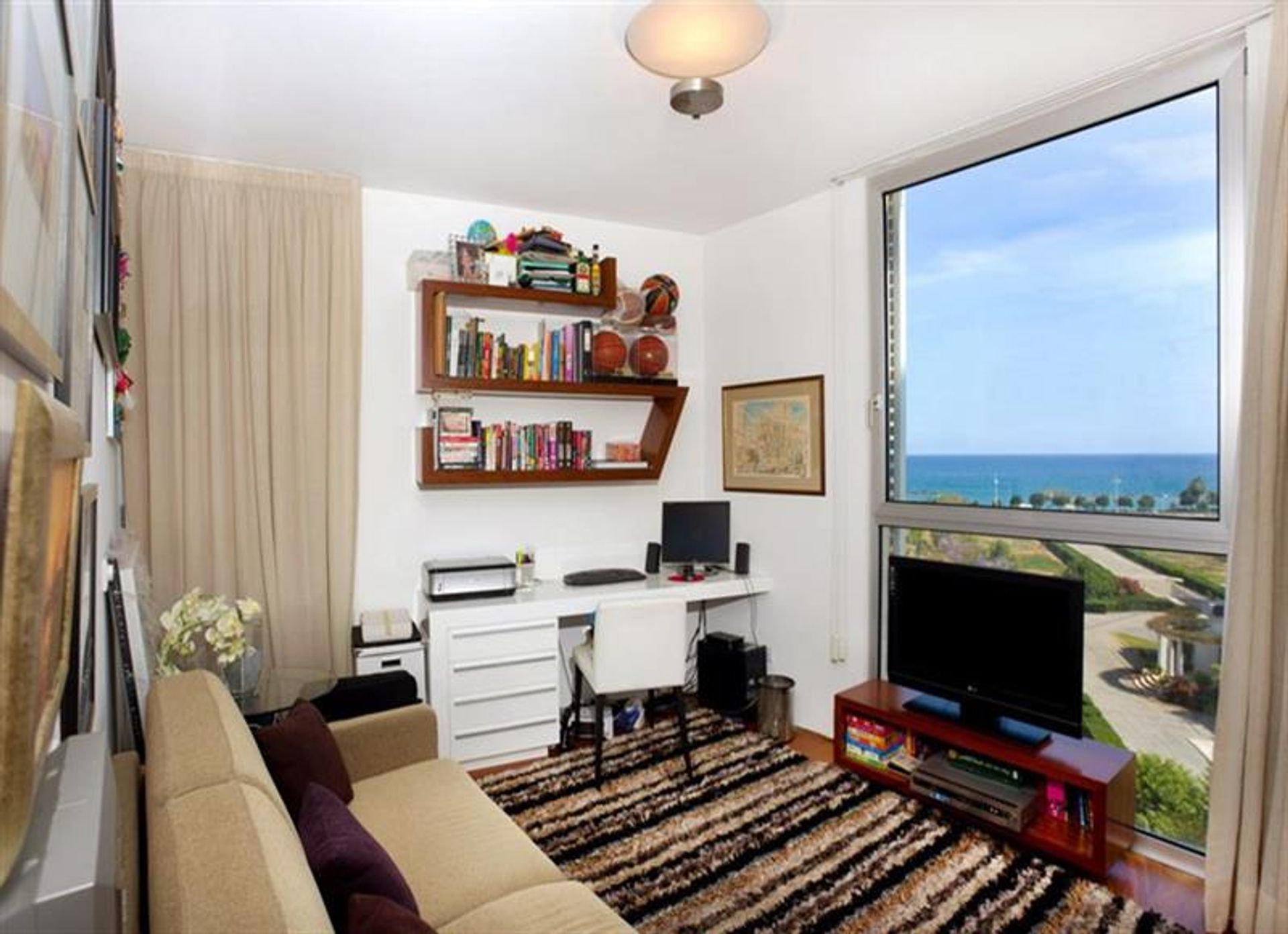 Condominium in Neapoli, Limassol 10052837