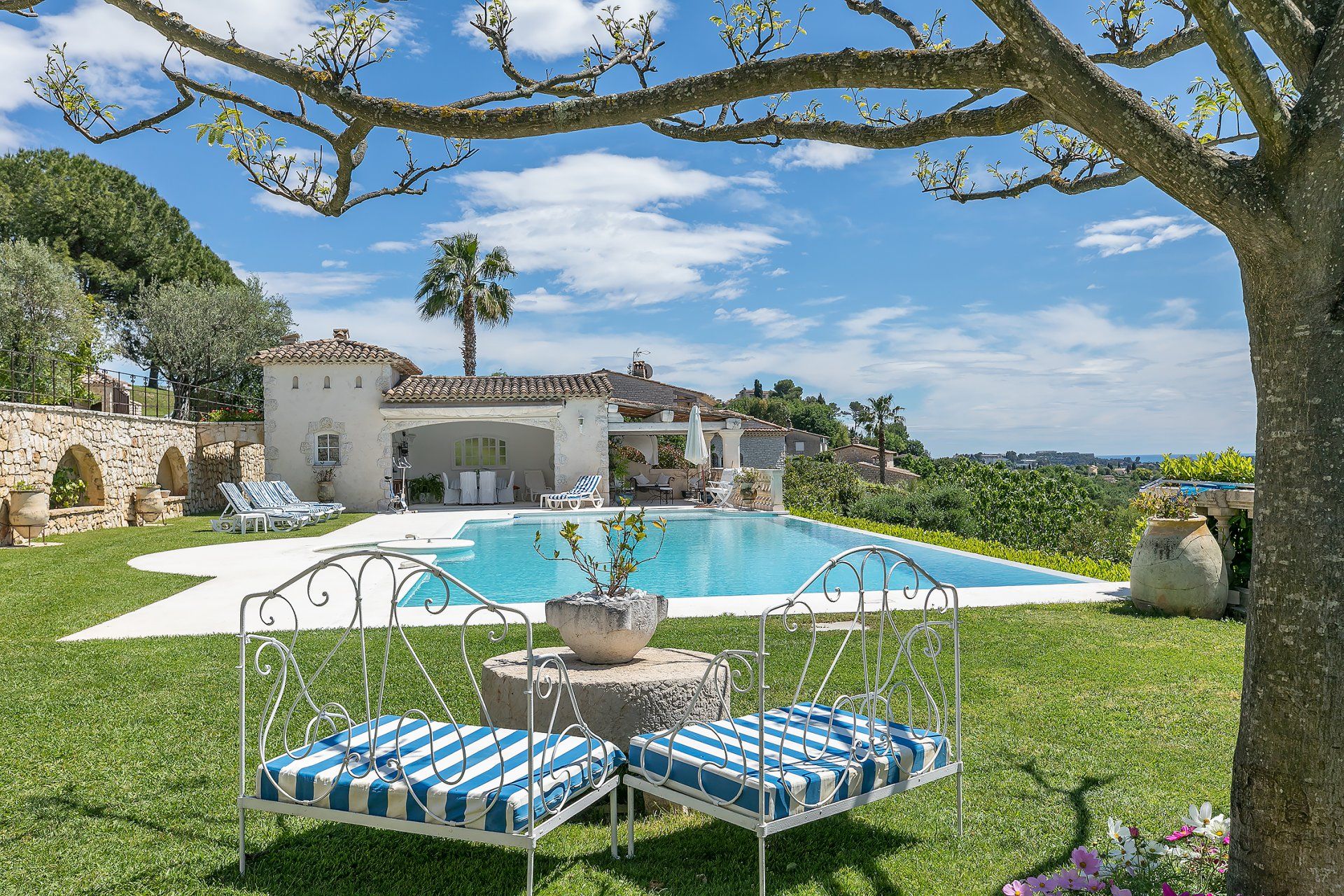 Huis in Saint-Paul-De-Vence, Alpes-Maritimes 10053832