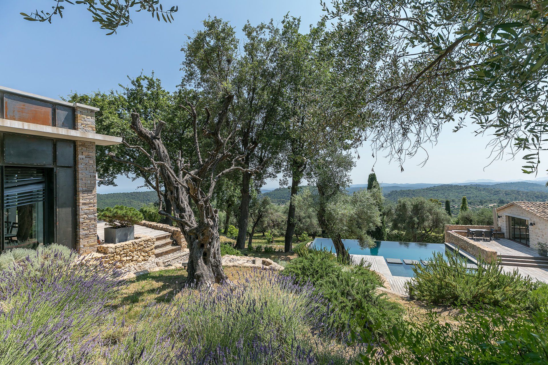 σπίτι σε Tourrettes-Sur-Loup, Alpes-Maritimes 10053835