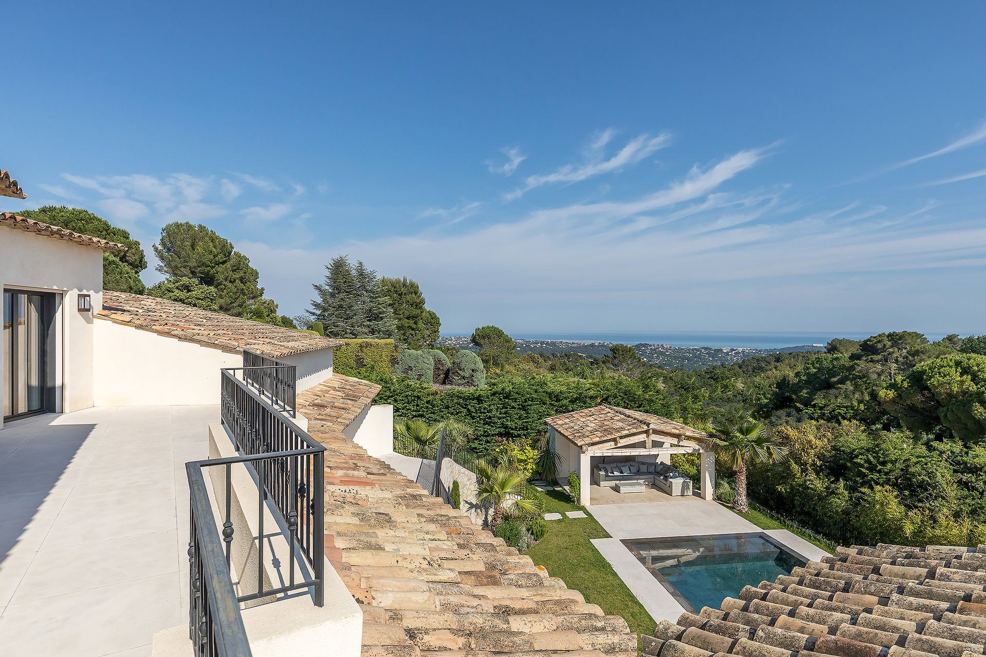 House in La Colle-Sur-Loup, Alpes-Maritimes 10053843