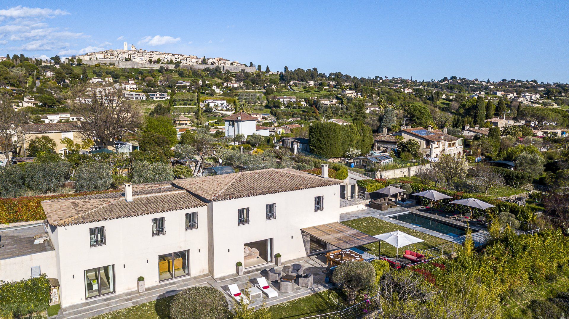 Huis in La Colle-sur-Loup, Provence-Alpes-Côte d'Azur 10053851