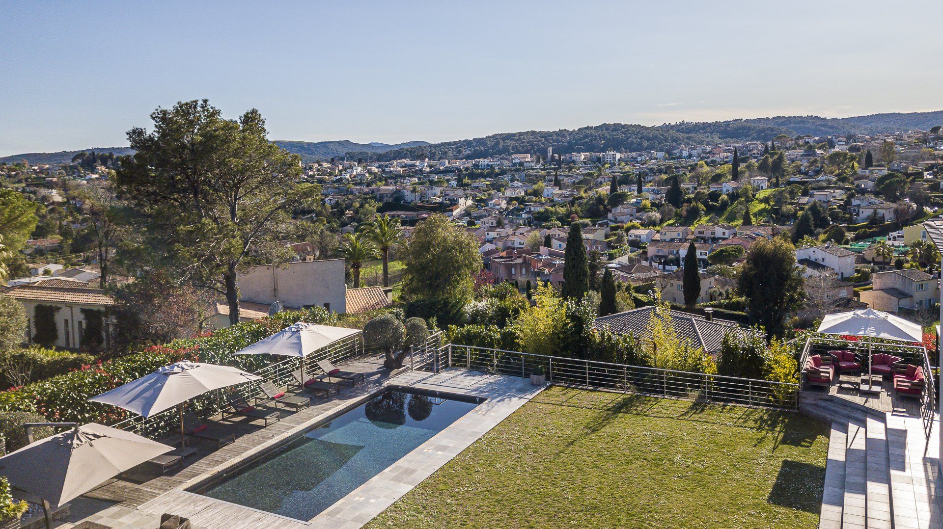 Huis in La Colle-sur-Loup, Provence-Alpes-Côte d'Azur 10053851