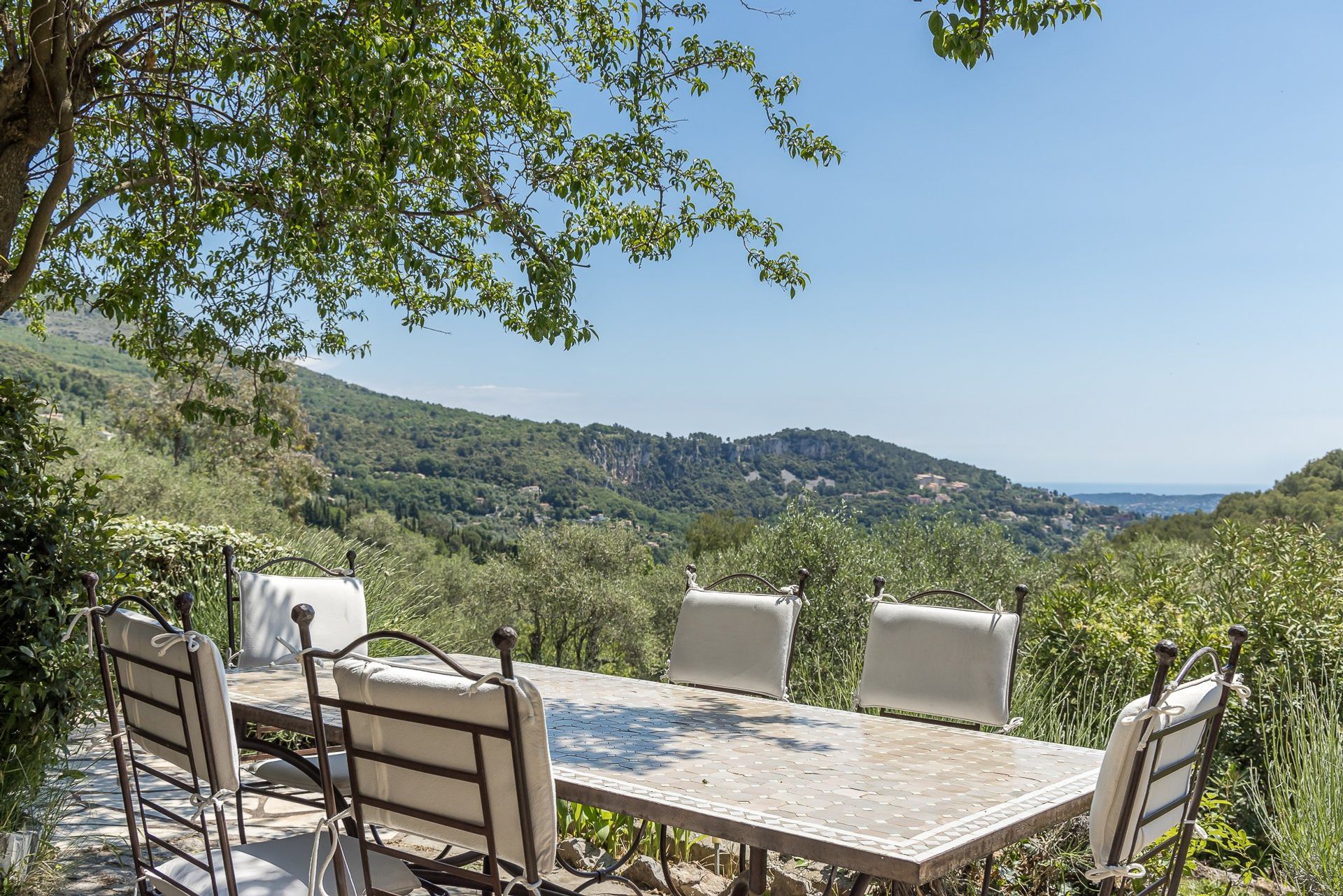 Huis in Cabris, Provence-Alpes-Côte d'Azur 10053894