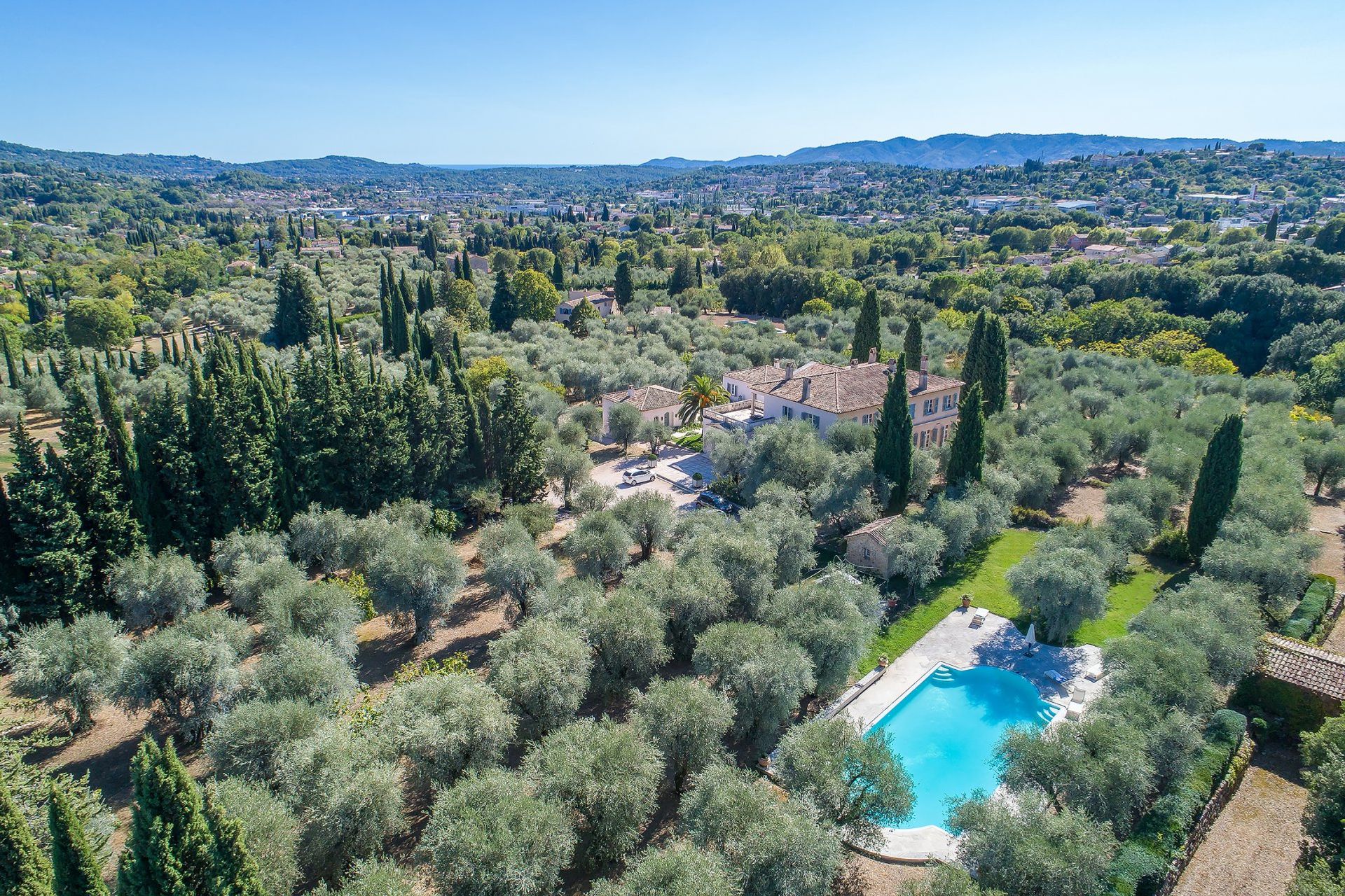 Hus i Grasse, Provence-Alpes-Cote d'Azur 10053897