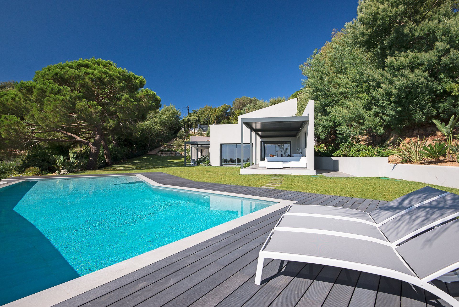 House in Cannes, Provence-Alpes-Cote d'Azur 10053920