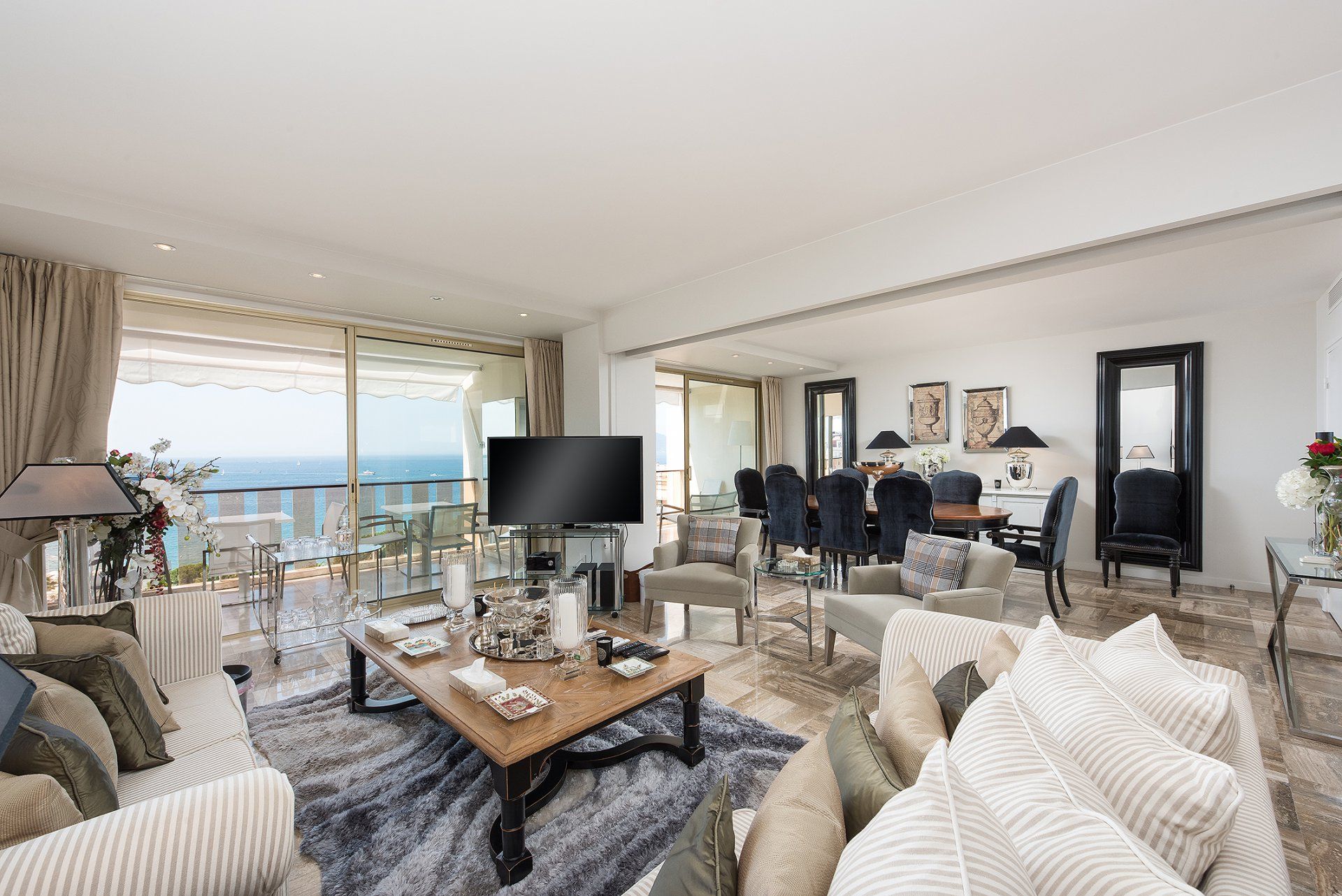 Condominium in Cannes, Provence-Alpes-Côte d'Azur 10053923