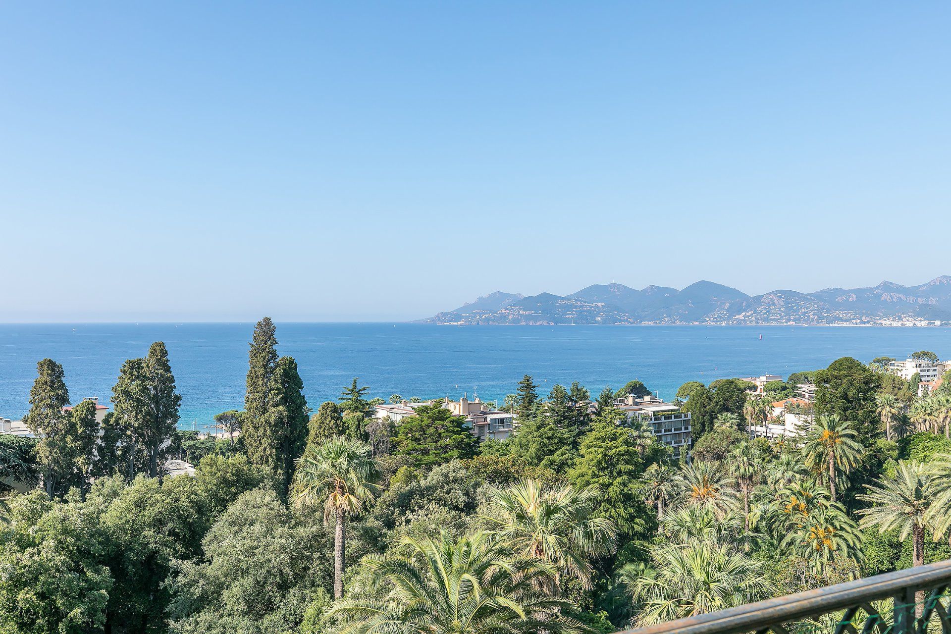 Condominium in Cannes, Alpes-Maritimes 10053953