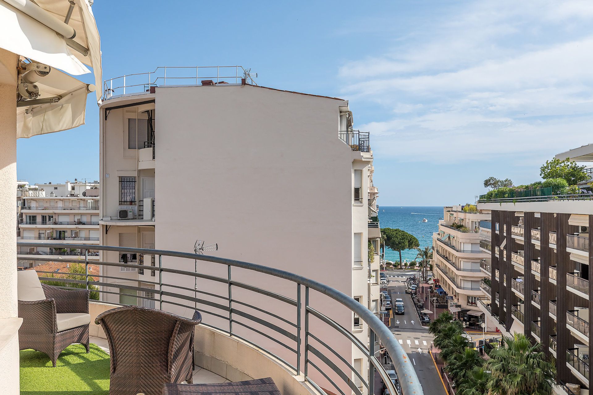 Condominium in Cannes, Provence-Alpes-Cote d'Azur 10053972