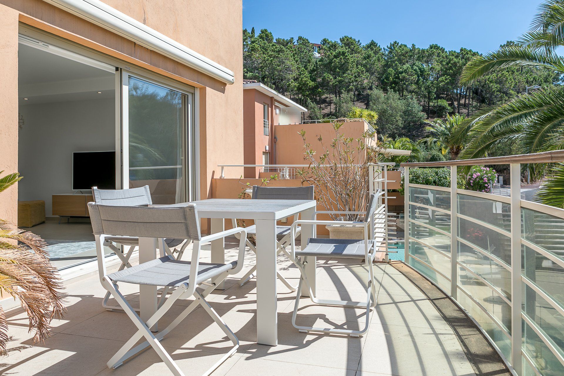 Condominio nel Theoule-Sur-Mer, Alpes-Maritimes 10054038