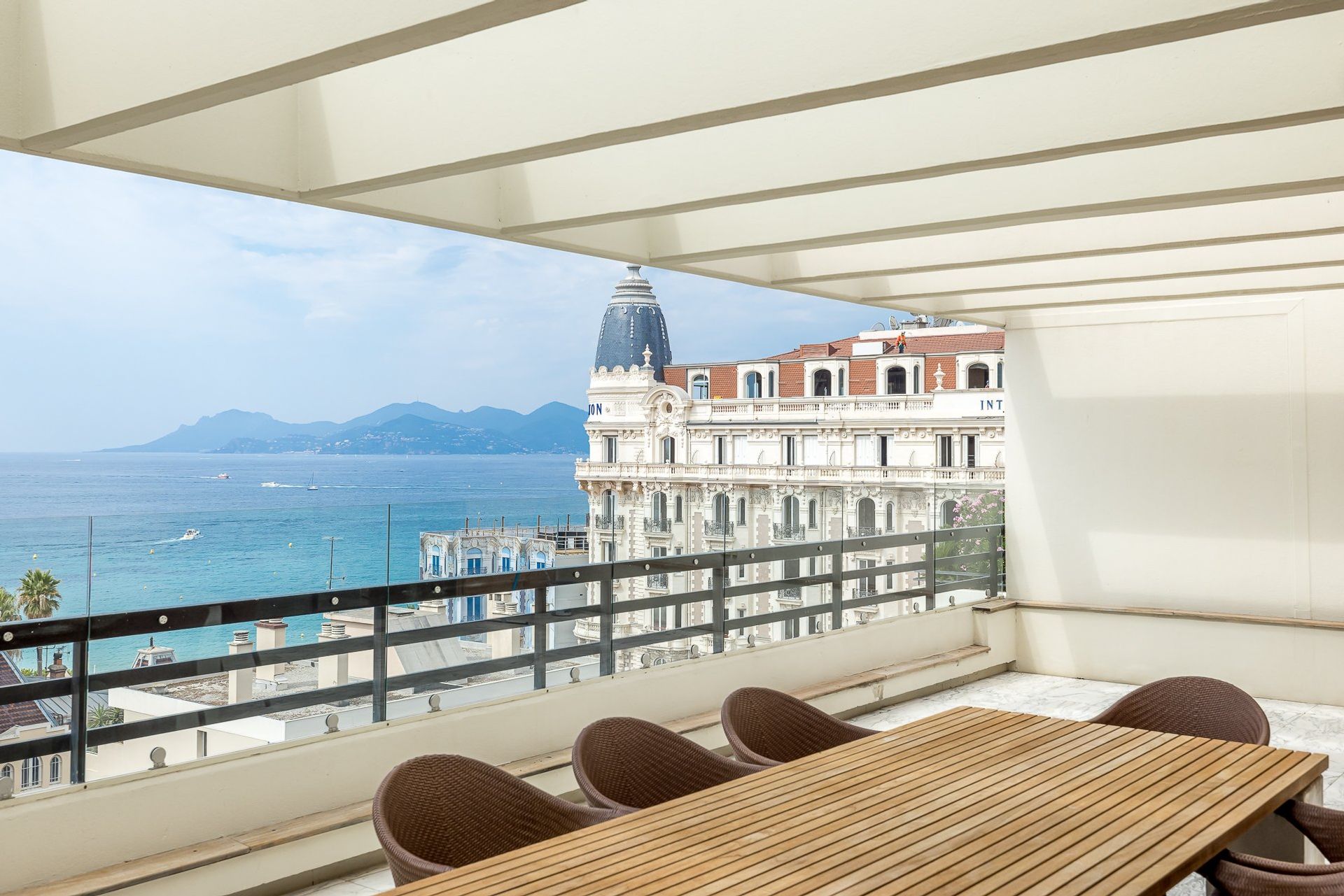 Condominium in Cannes, Provence-Alpes-Côte d'Azur 10054043