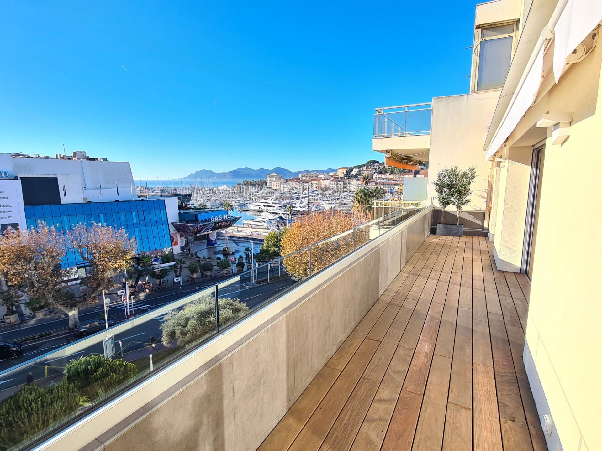 Condominium in Cannes, Provence-Alpes-Cote d'Azur 10054096