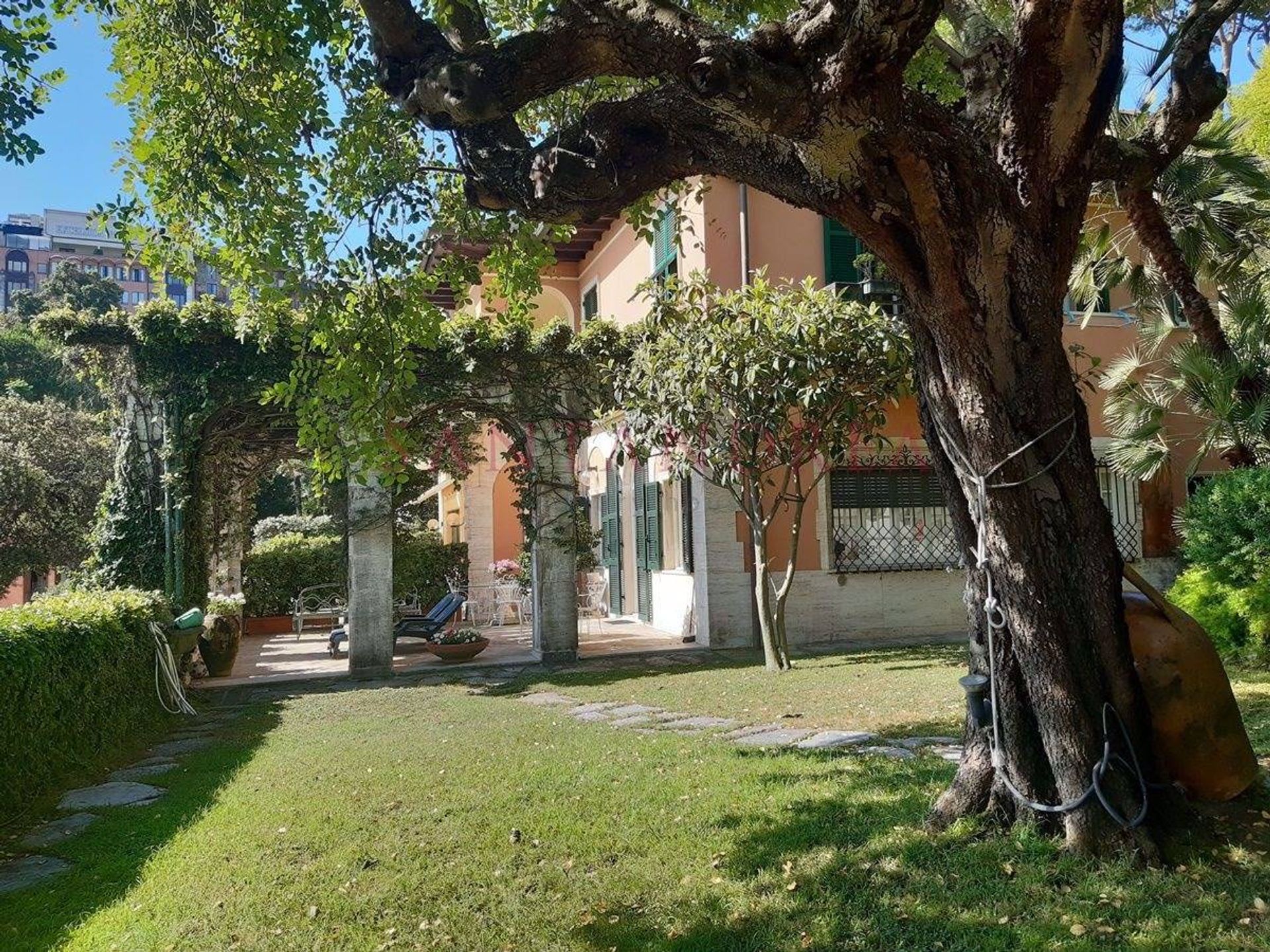 Condominium in Rapallo,  10054140