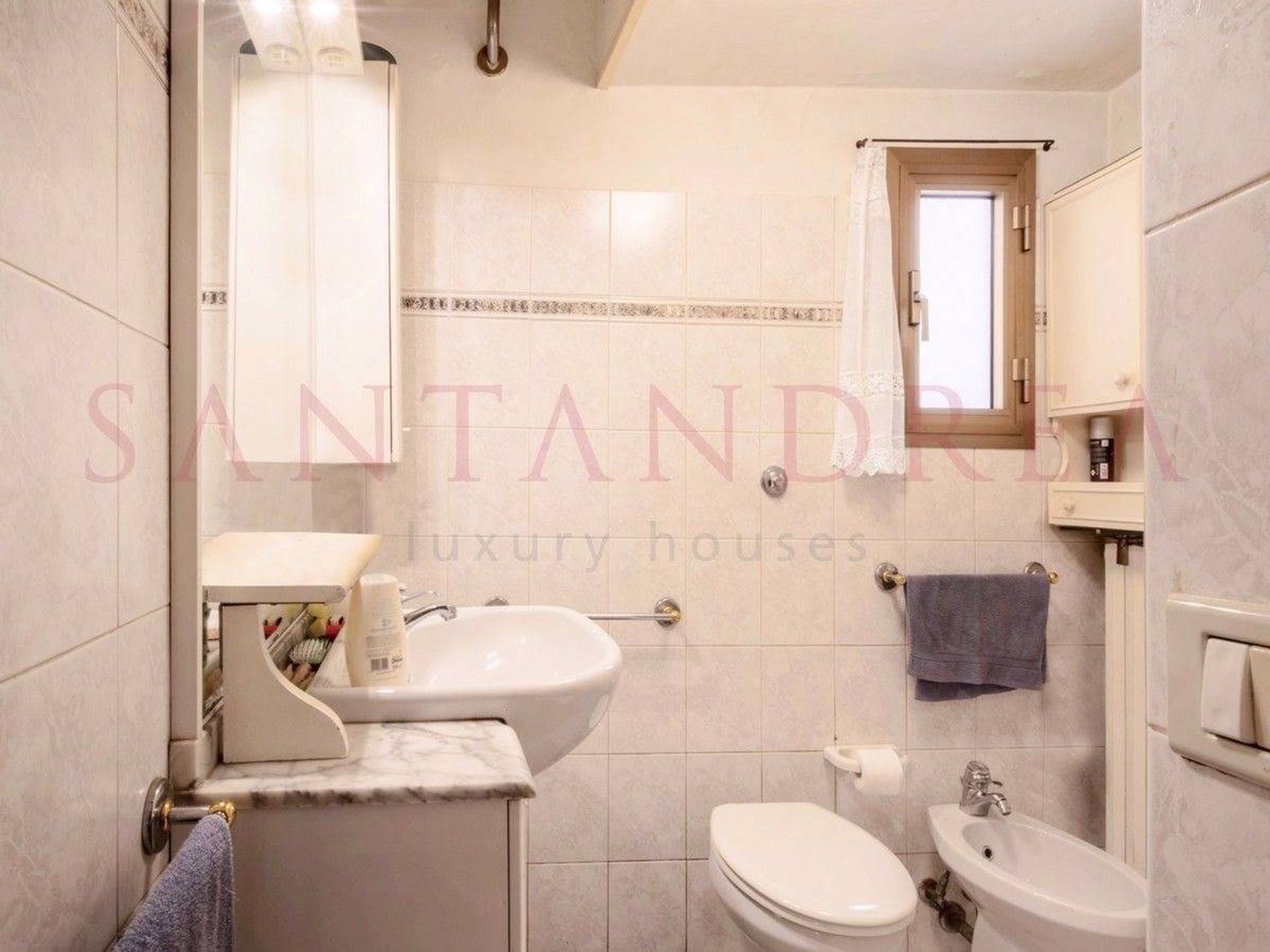 Condominium in Firenze,  10054209