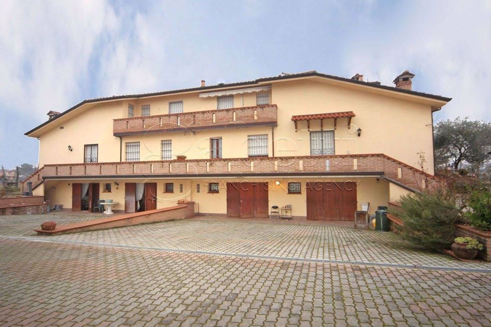 House in Ferrara,  10054309