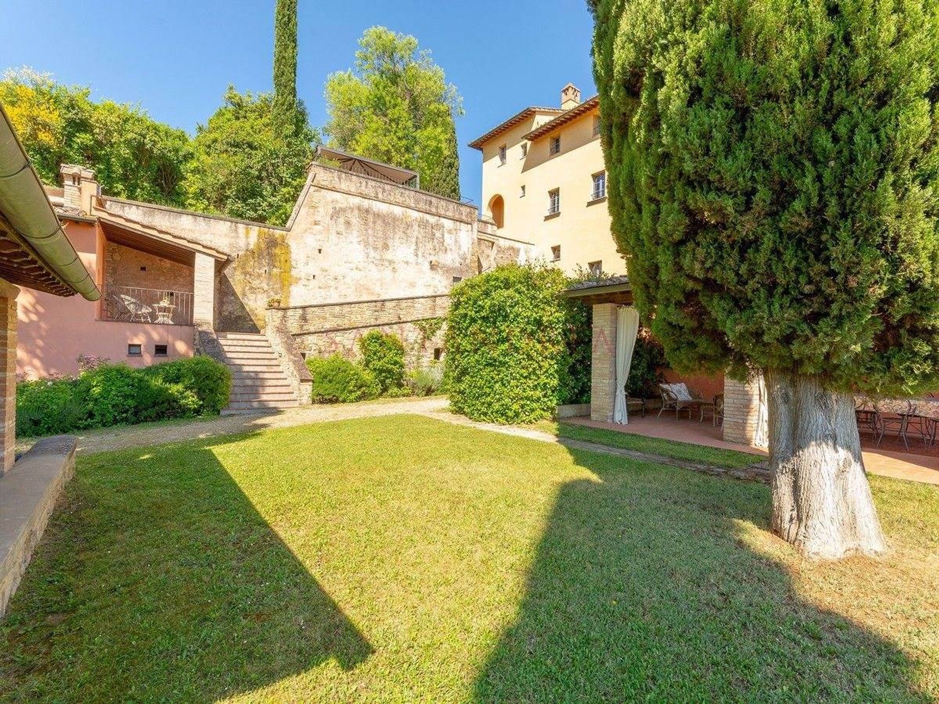 Rumah di San Gimignano,  10054569