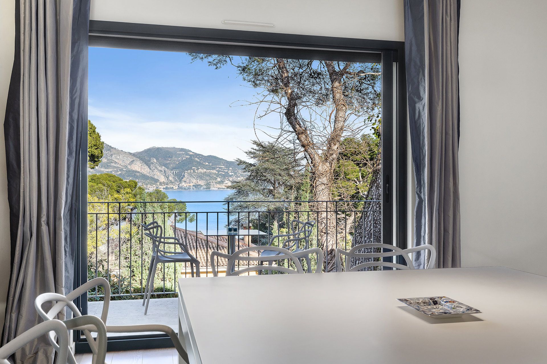 Talo sisään Cap Martin, Provence-Alpes-Cote d'Azur 10054779