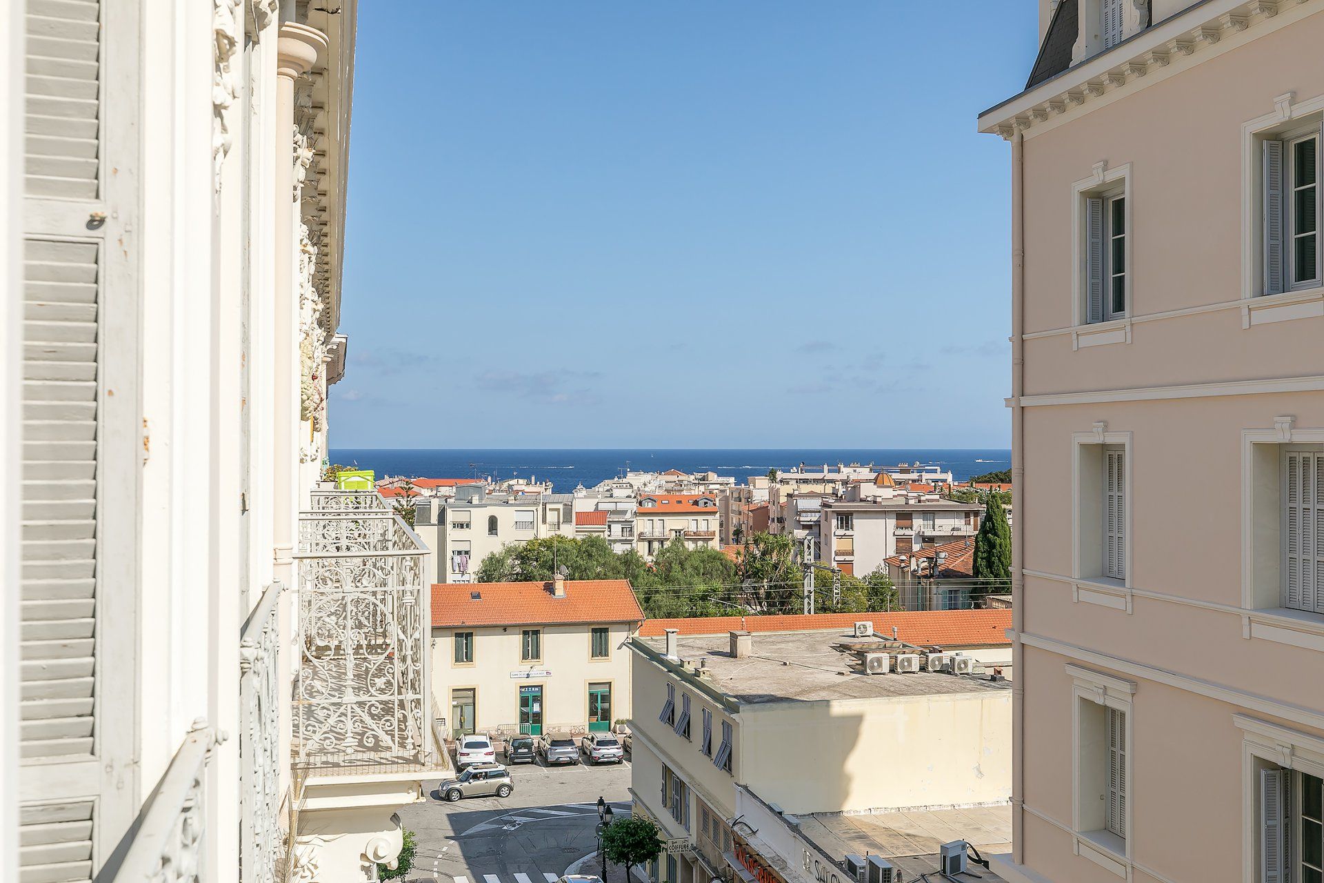 Condominium in Beaulieu-Sur-Mer, Alpes-Maritimes 10054789