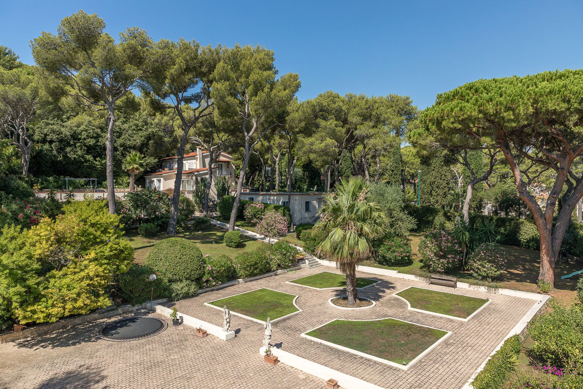 casa en Saint-Jean-Cap-Ferrat, Alpes-Maritimes 10054794