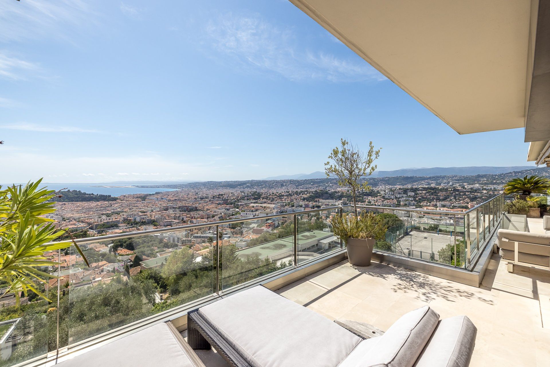 Condominium in Nice, Alpes-Maritimes 10054814