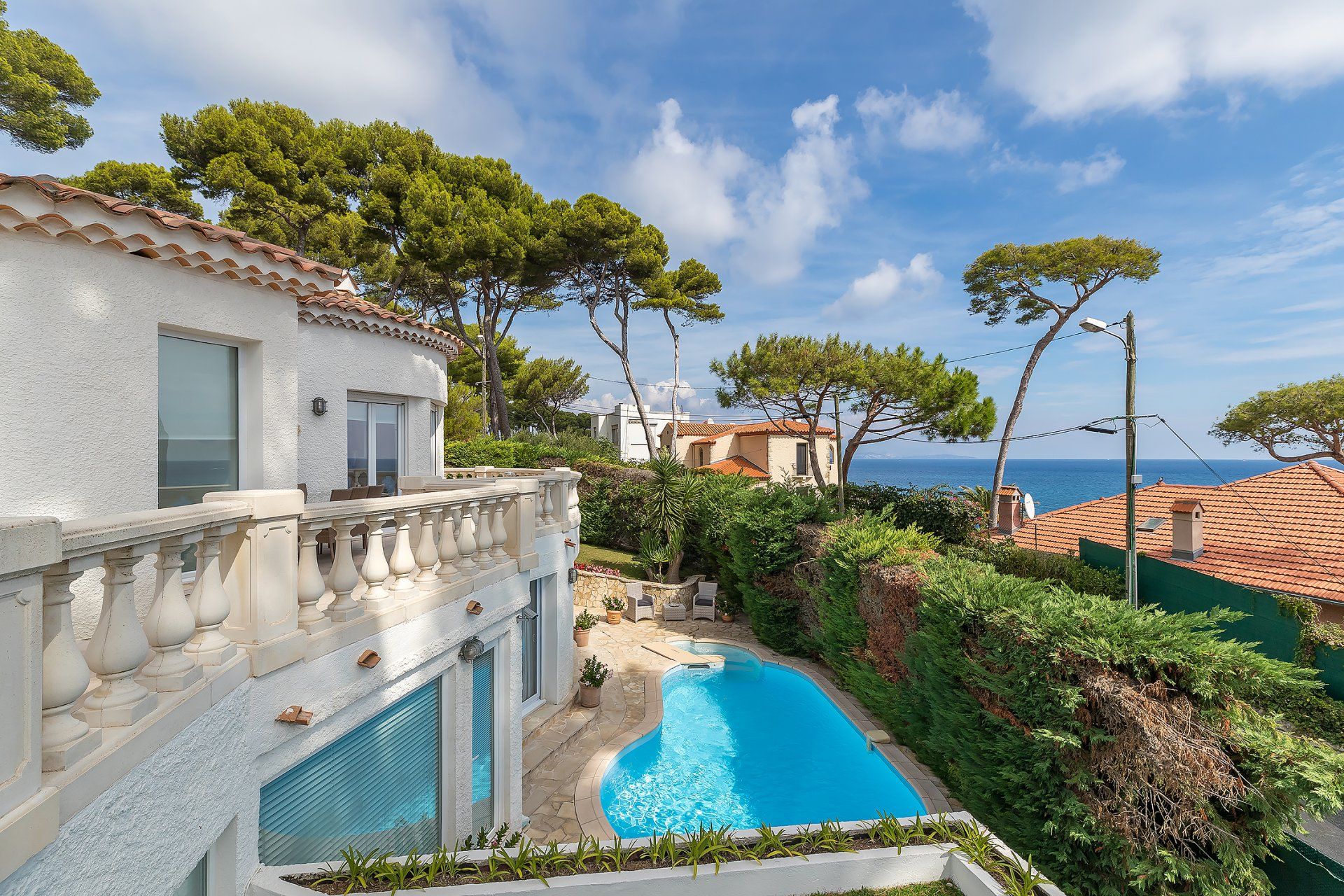 House in Juan-les-Pins, Provence-Alpes-Cote d'Azur 10055155