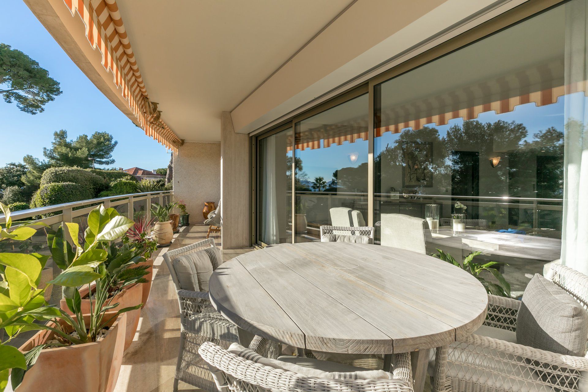 Condominium dans Cap D'antibes, Alpes-Maritimes 10055158